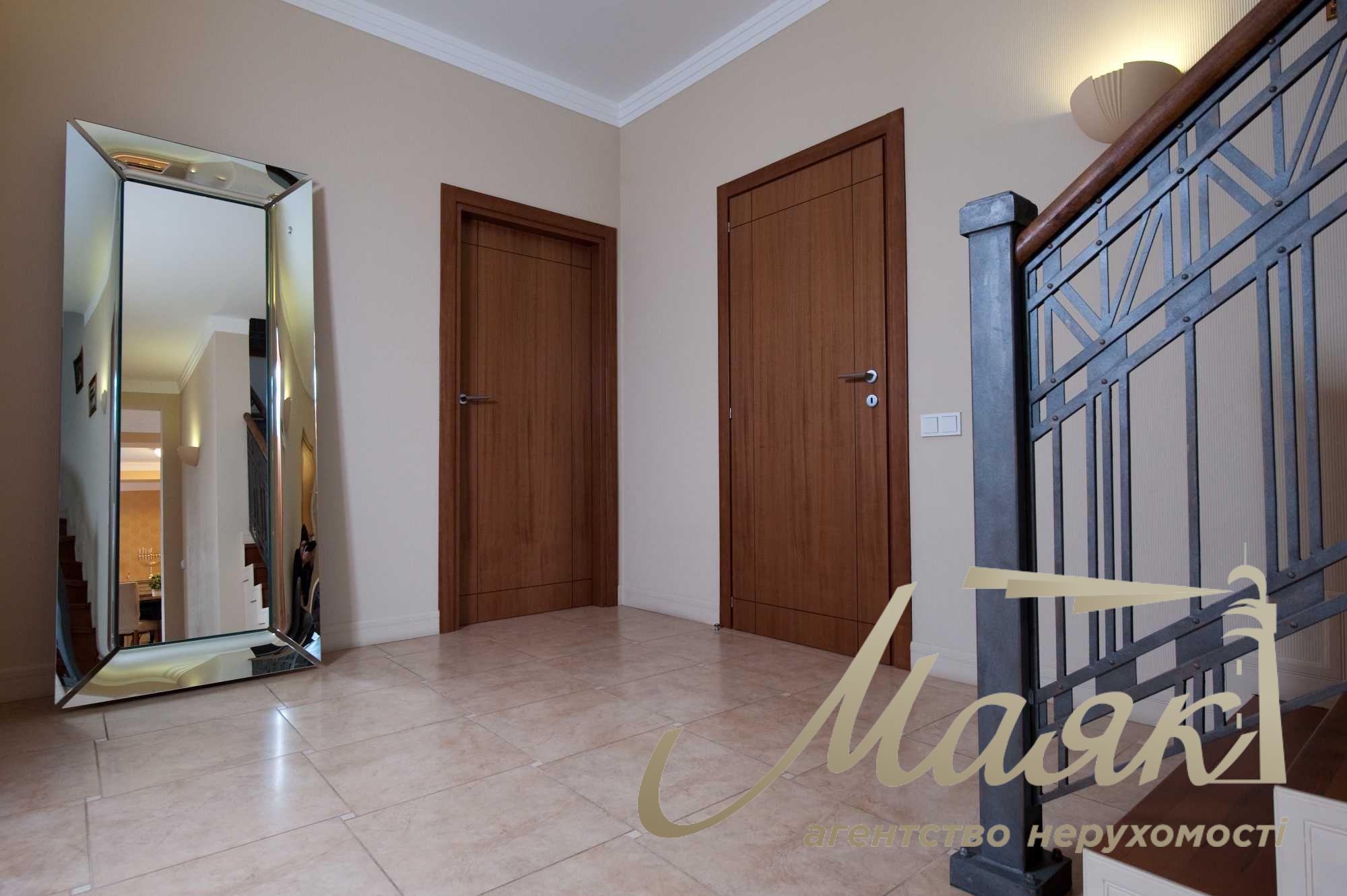 Оренда будинку 260м2 з басейном у Лісниках. КМ "Зелений Гай"