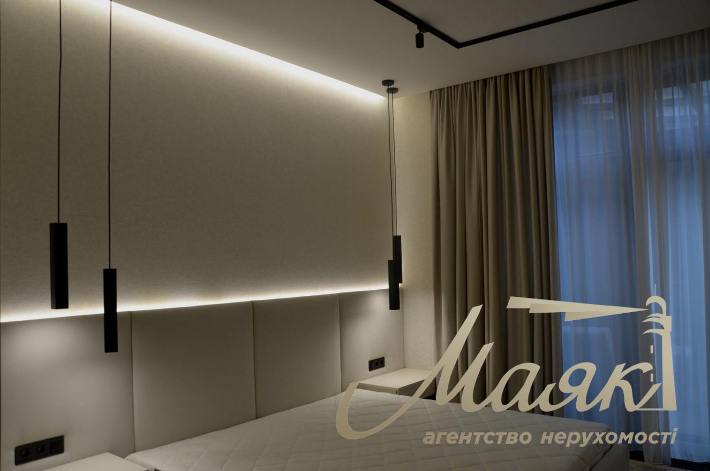 We offer for sale an elite one-storey house with exquisite designer repair, located in the cottage town KDT "Chernobylets" (Lake Mininka)