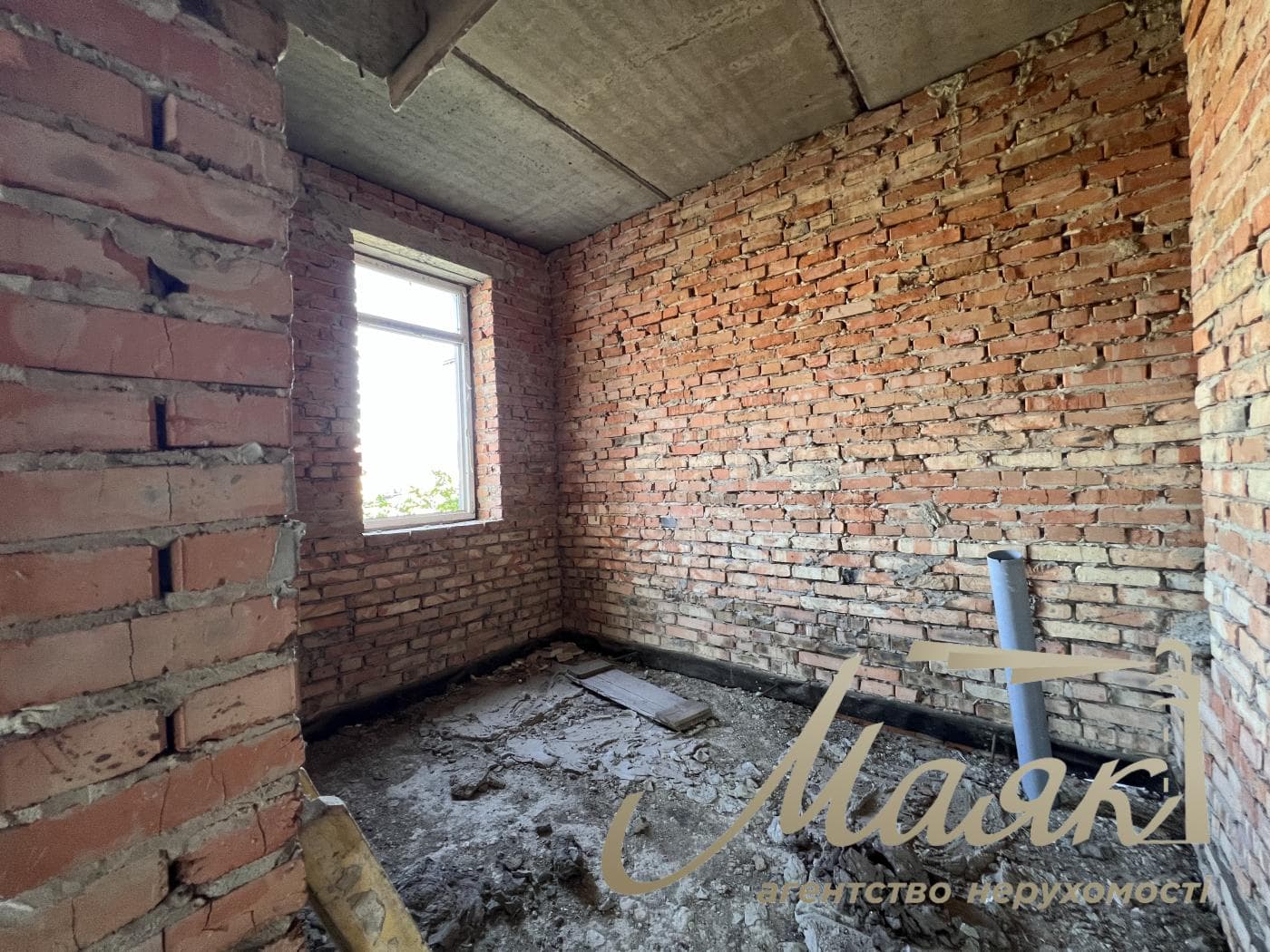 Продажа 2х этажного дома 220м2 в с. Кременище, ул. Грушевского, Киево-Святошинский район, Киевская область.