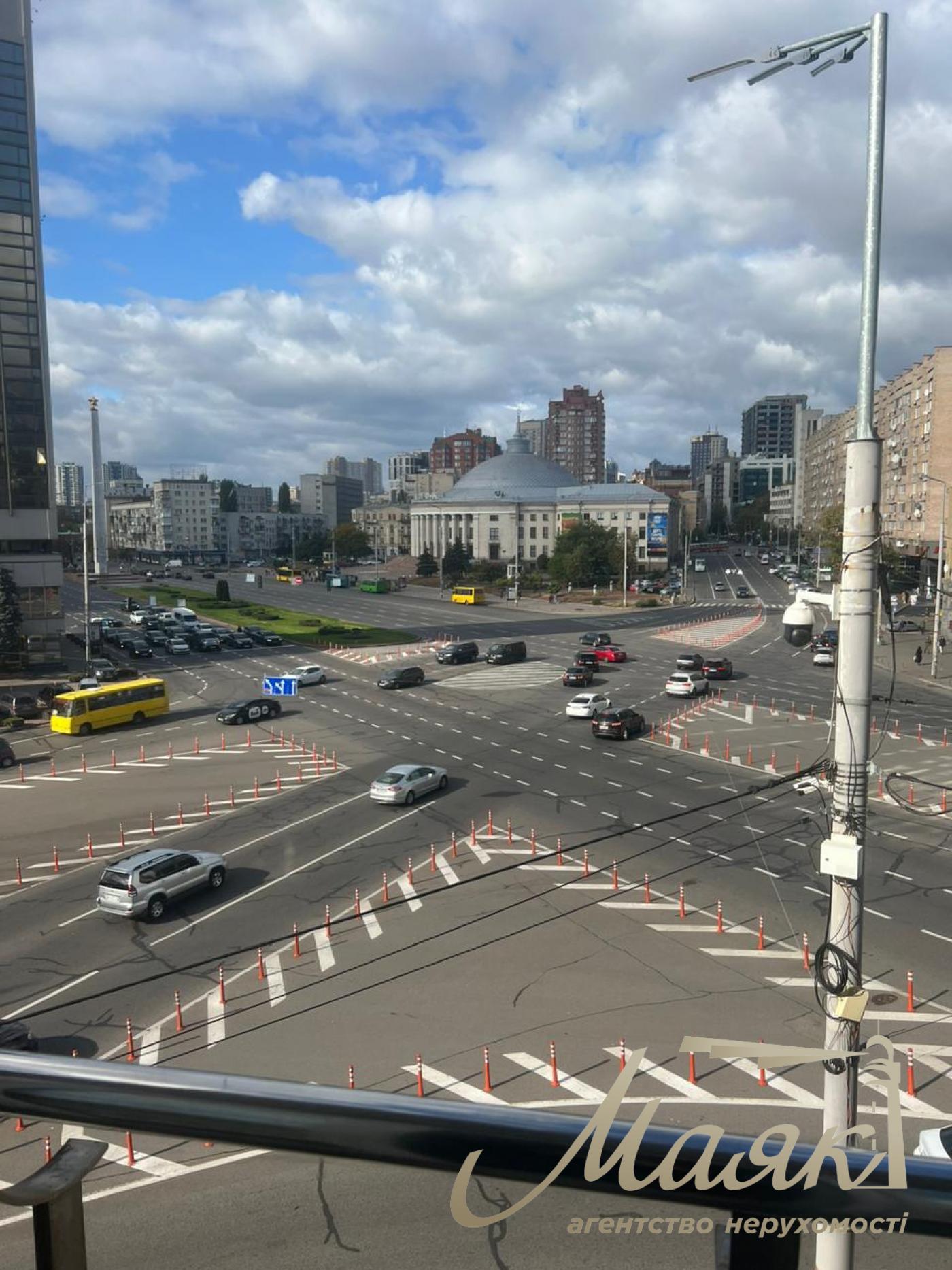 Аренда офисного помещения 320м2 возле метро Университет