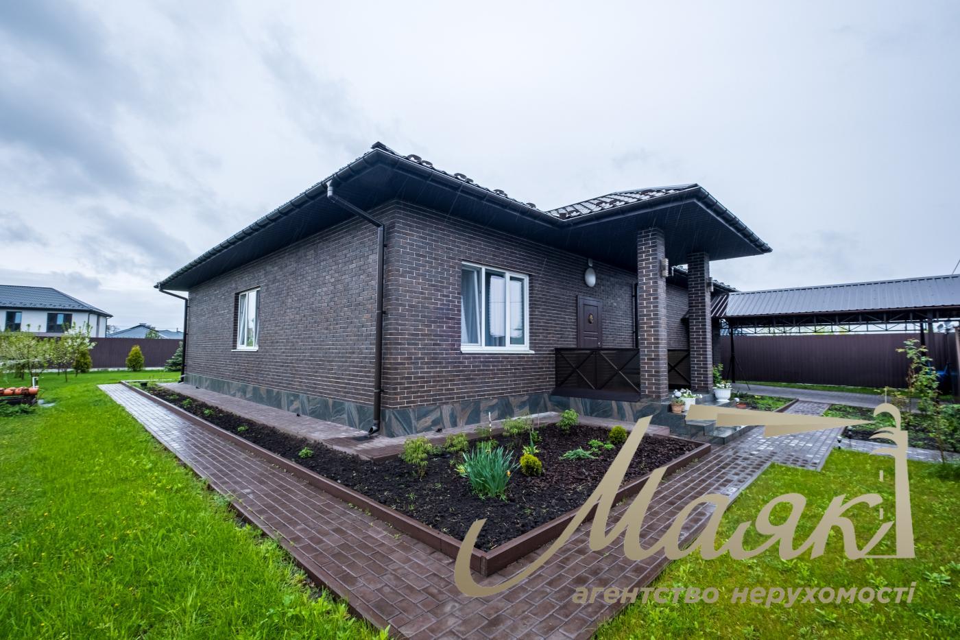 Продажа одноэтажного дома 182.6 м2 в с. Погребы, ул. Пасиченка, Киевская обл, Броварский р-н.