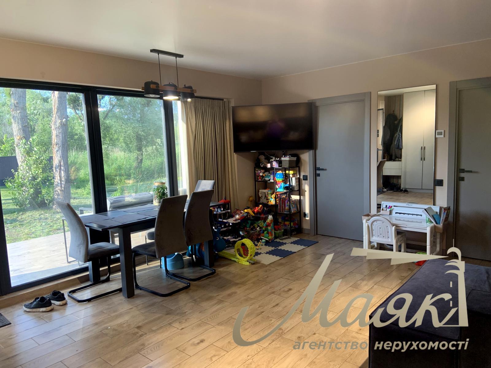 Продаж одноповерхового будинку з прямим виходом до річки - Голосіївський район, Київ, Чапаєвка/Віта-Литовська.