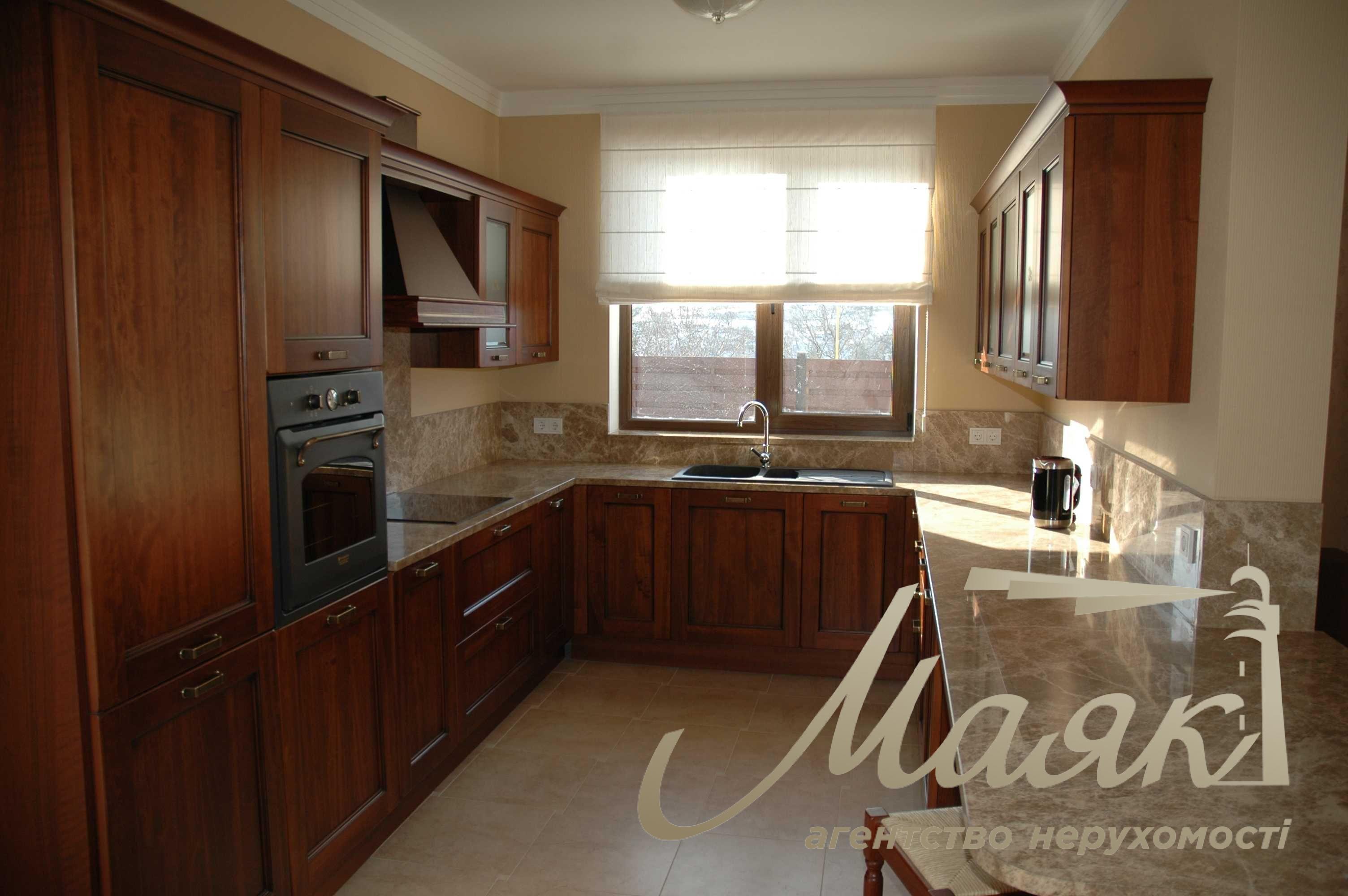 Оренда будинку 260м2 з басейном у Лісниках. КМ "Зелений Гай"