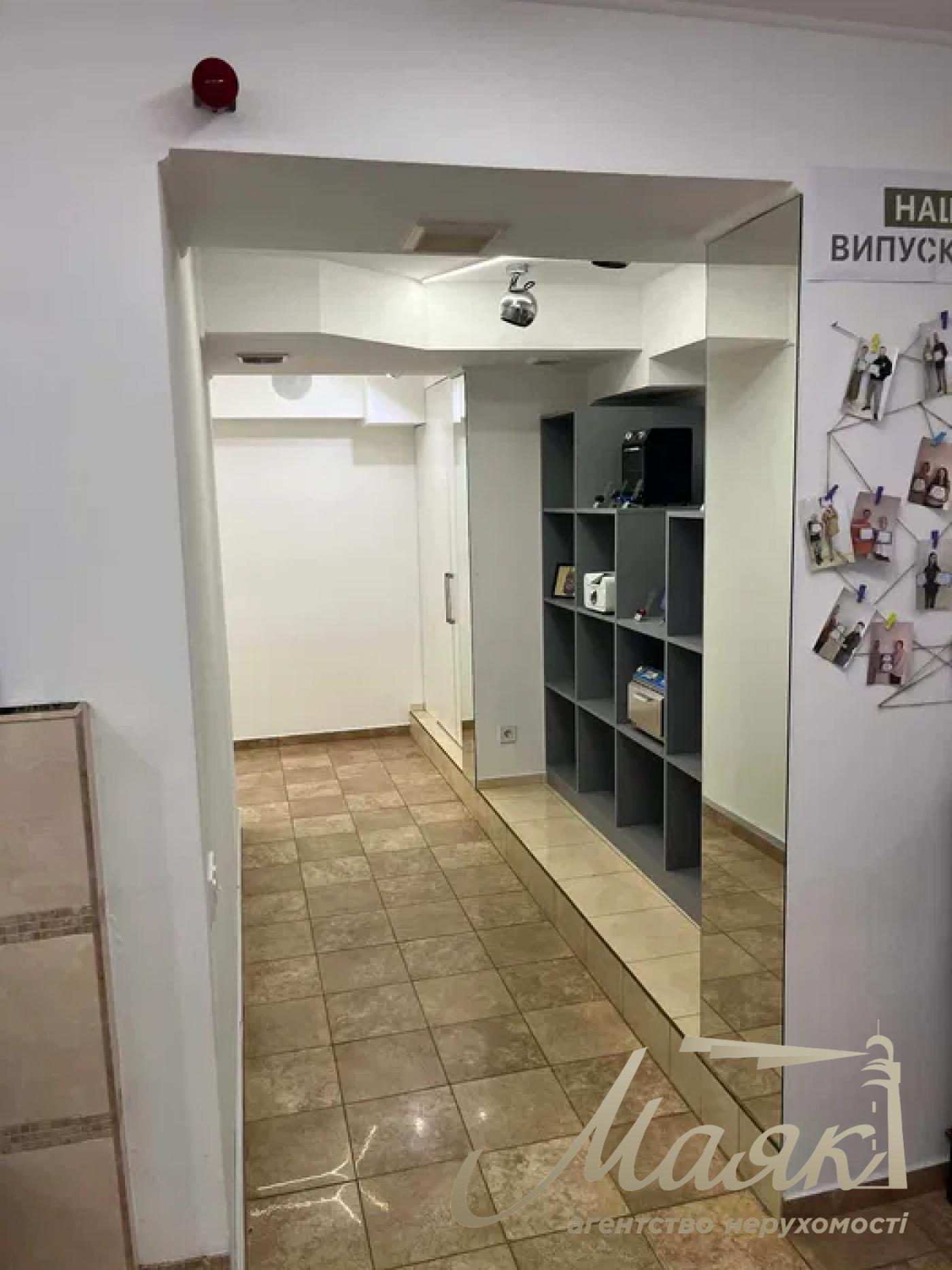 Оренда фасадного приміщення 158 м.кв. вул. Павлівська, Шевченківський р-н