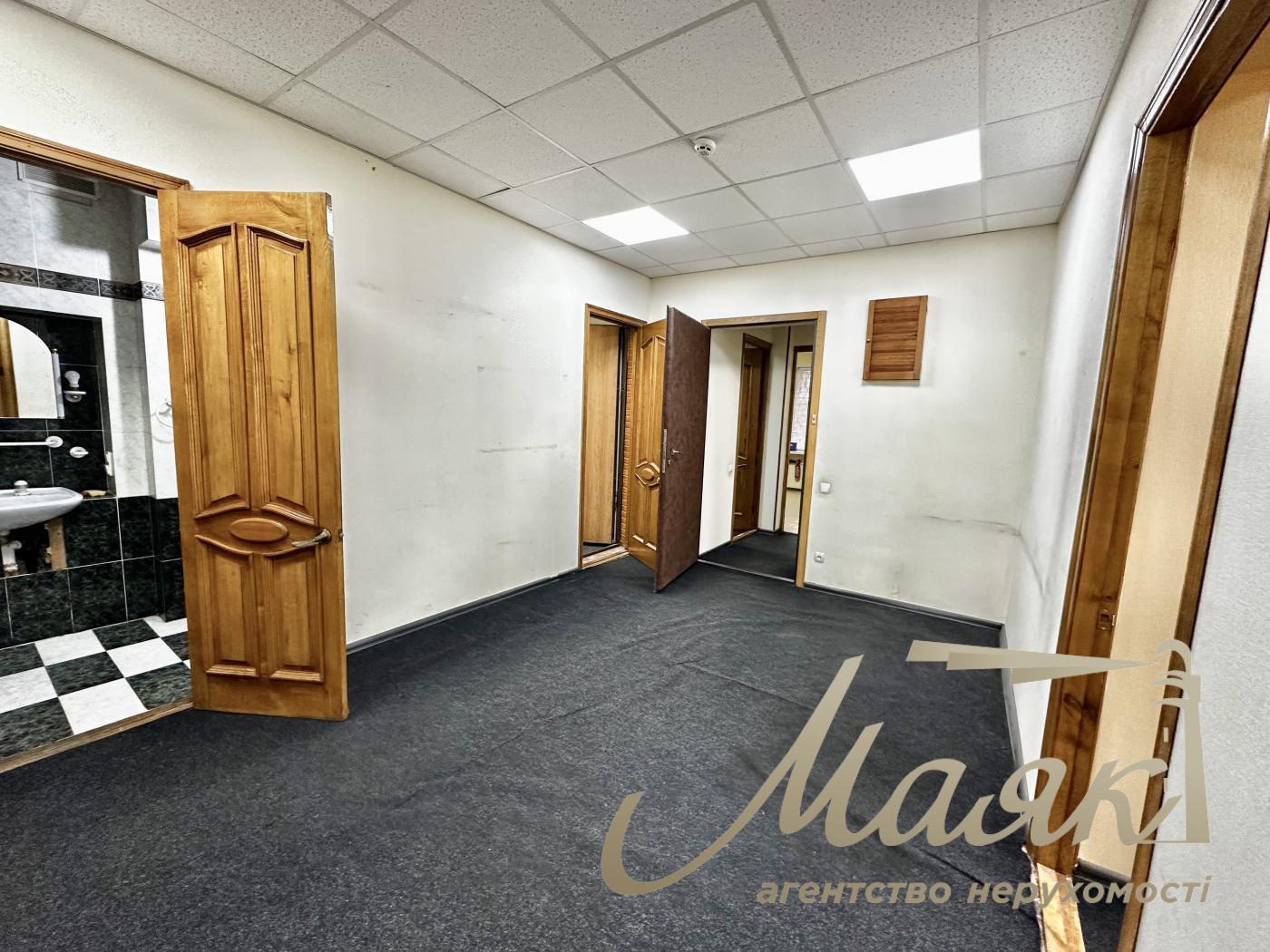 Rent Office 180m2, st. Lumumba Patrice, Pechersk