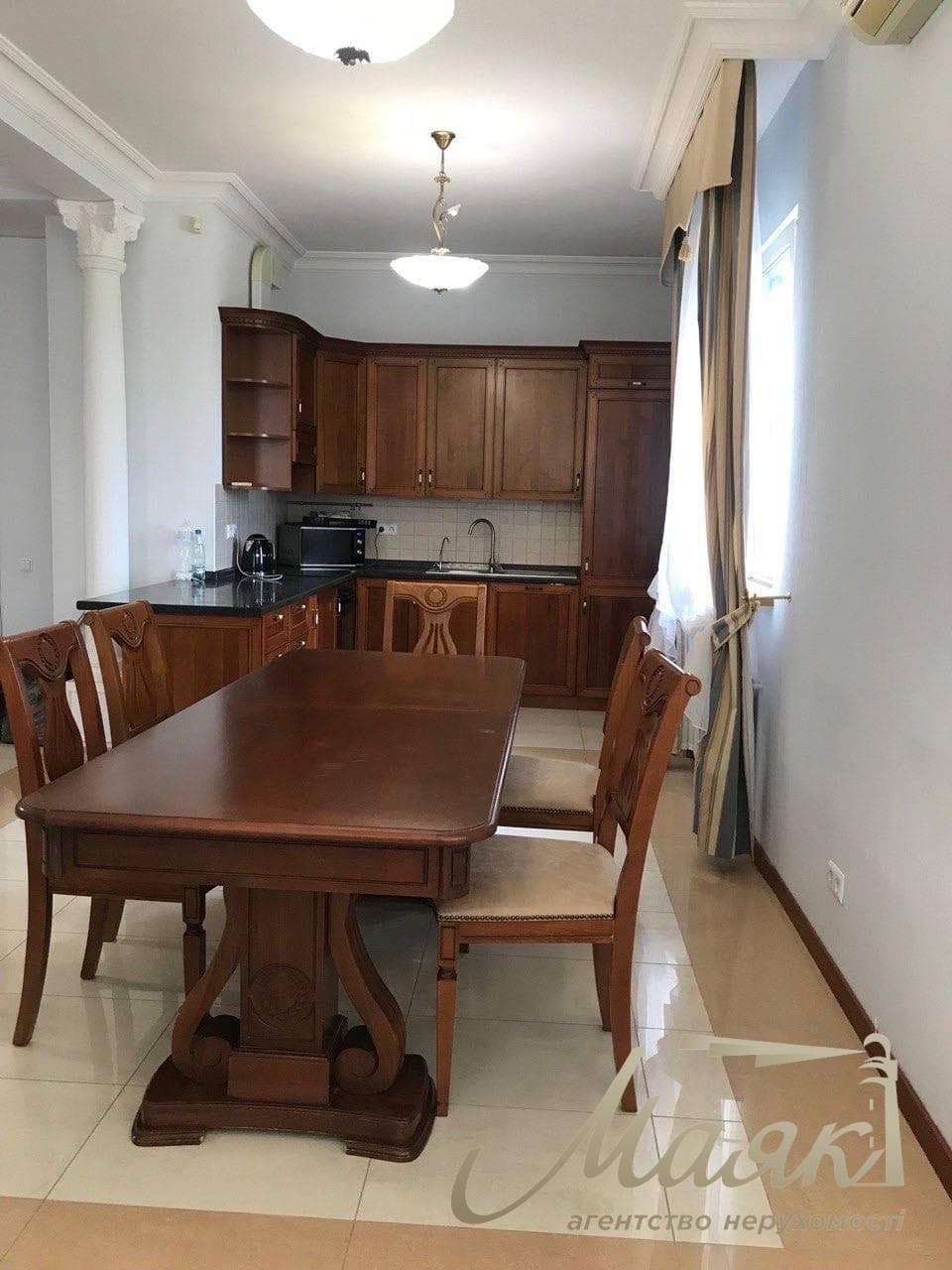 3-room apartment for rent at 12E Ivasyuka Ave., Obolonska Embankment.