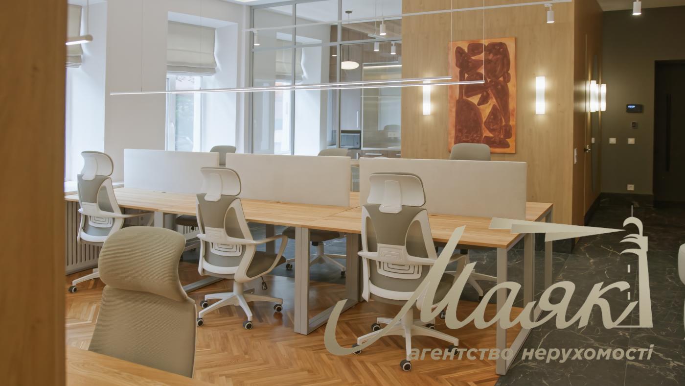 Office for rent in the center of Knezey Ostrozhskikh str. (Moskovskaya)