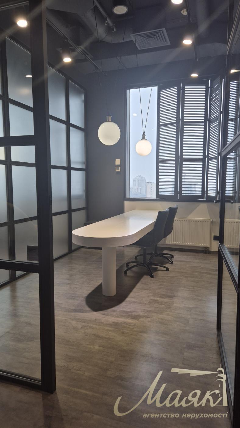 Оренда офісу 183м2 у БЦ класу А Senator, Печесркий район.