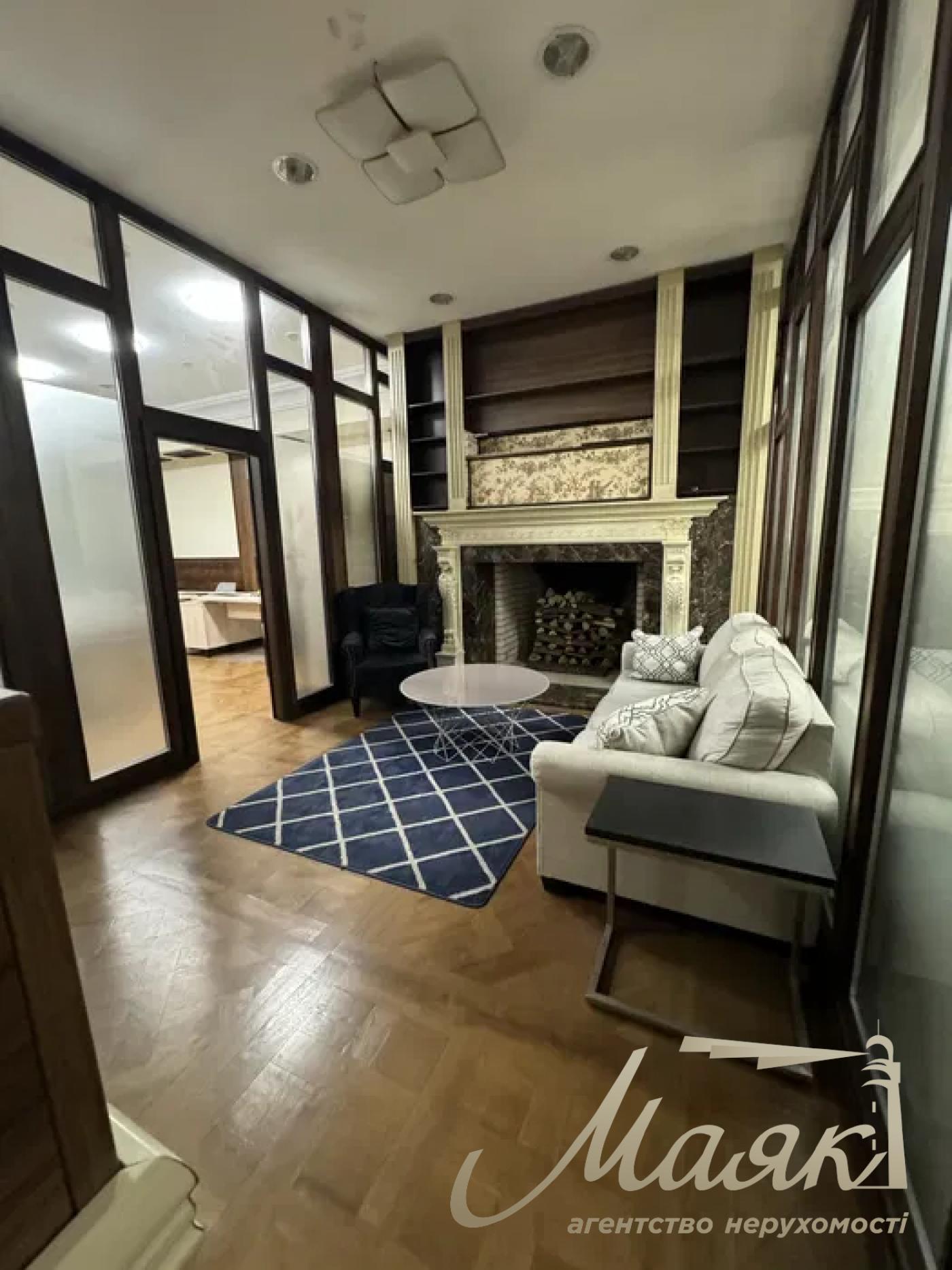 Office for rent 140 sq.m. Zhilyanskaya str., Center