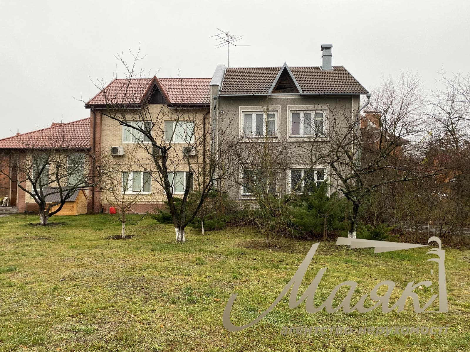 Продаж будинку 170м2 з виходом до річки в КМ "Червона рута", с. Козин/Конча заспа, Обухівський напрямок, Київська область.