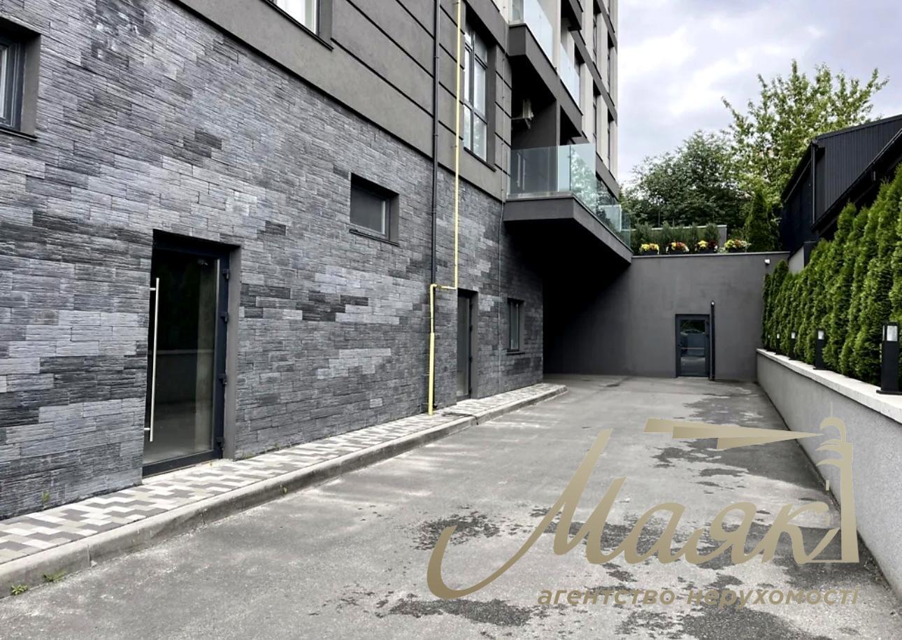 Продажа фасадного помещения в ЖК Соломянский ул.Университетская ул., 17-А