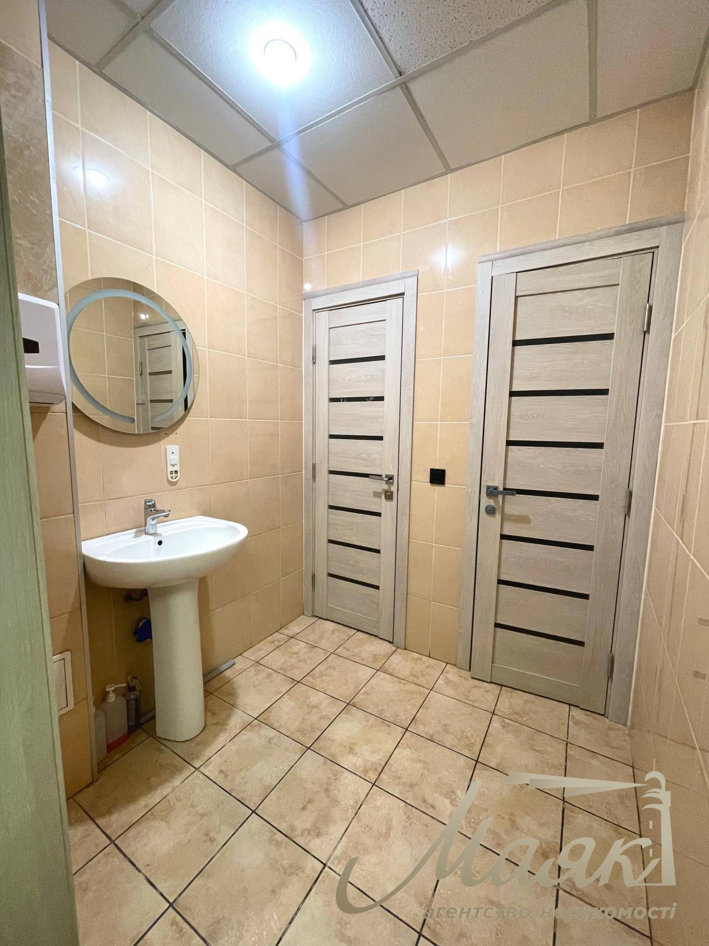 Оренда офісу 620м2 на Печерську вулиця Лєскова 9 біля метро Печерська