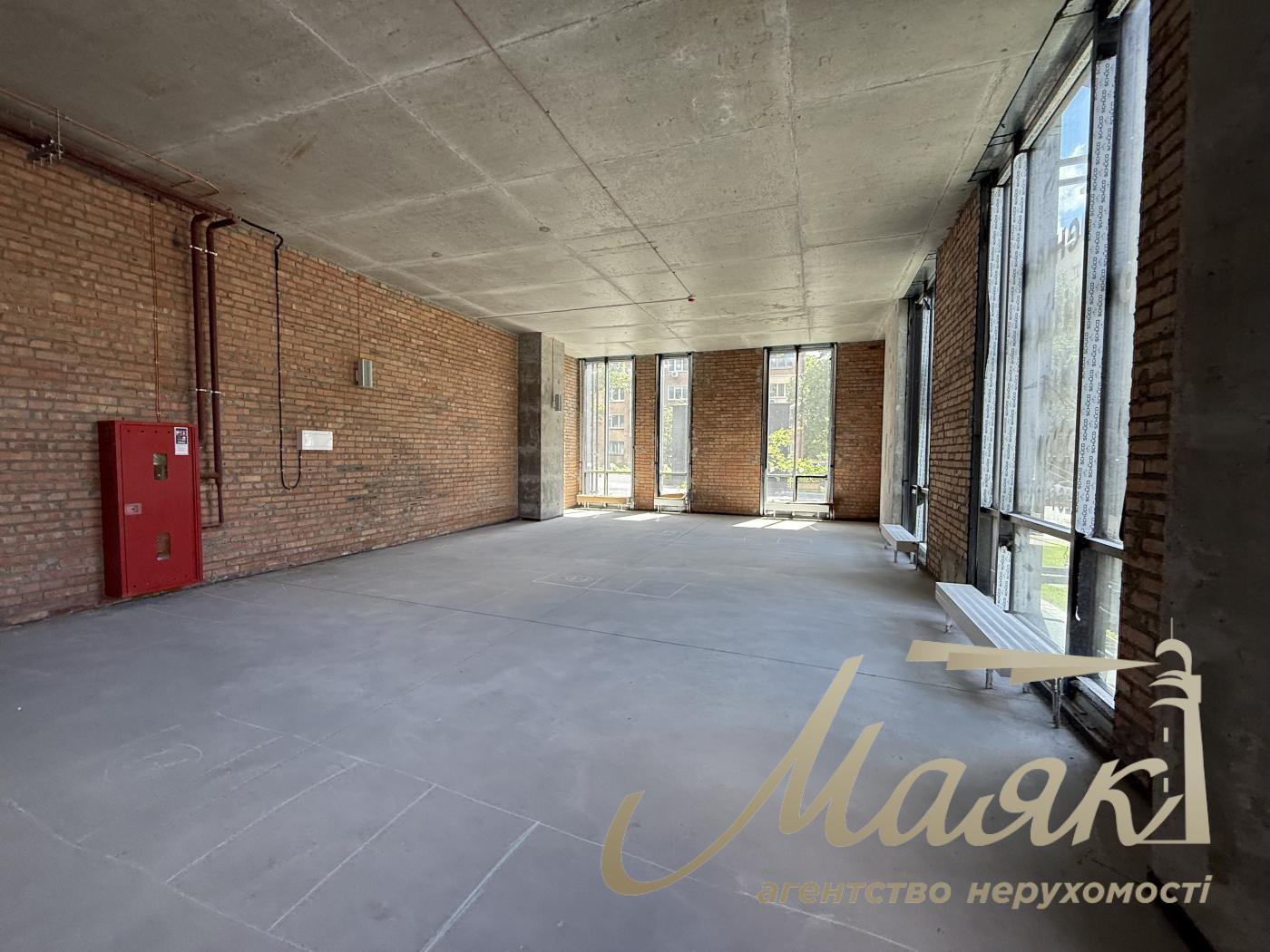 Оренда фасадного 110м2 приміщення ЖК Трініті вул. Тютюнника, 39/2