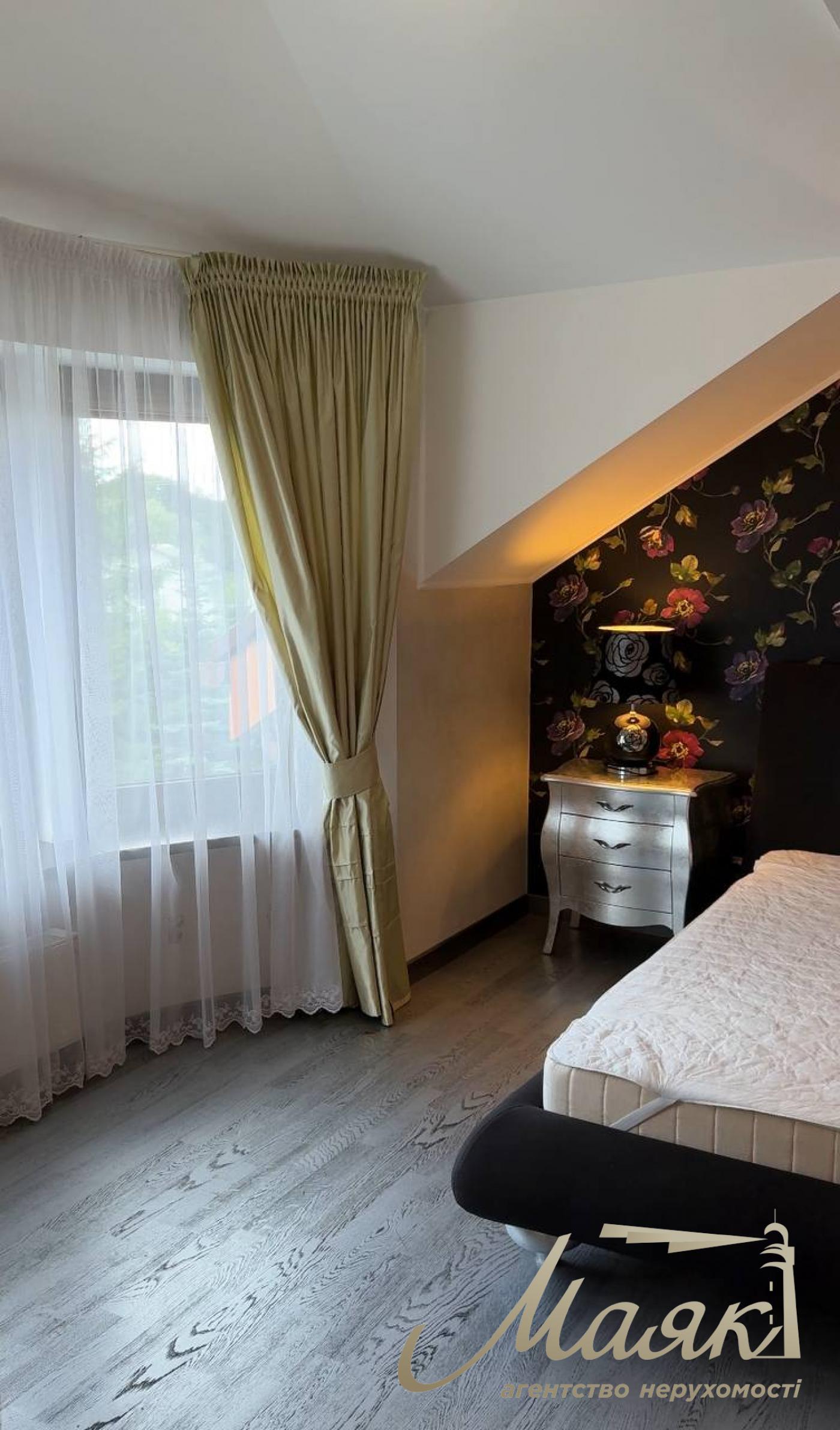 Оренда будинку 650м2 на 60 сотках землі на Хуторі Мриги, Голосіївський район.