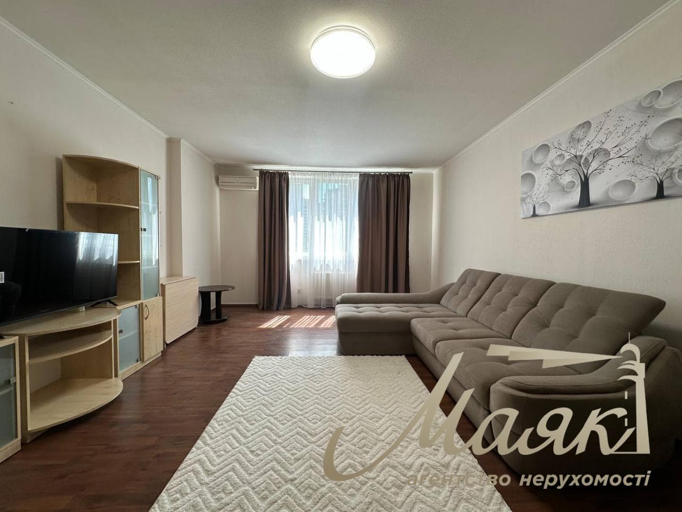 Оренда 2-кімнатної квартири на вулиці Раїси Окіпної, 4, Лівобережна.
