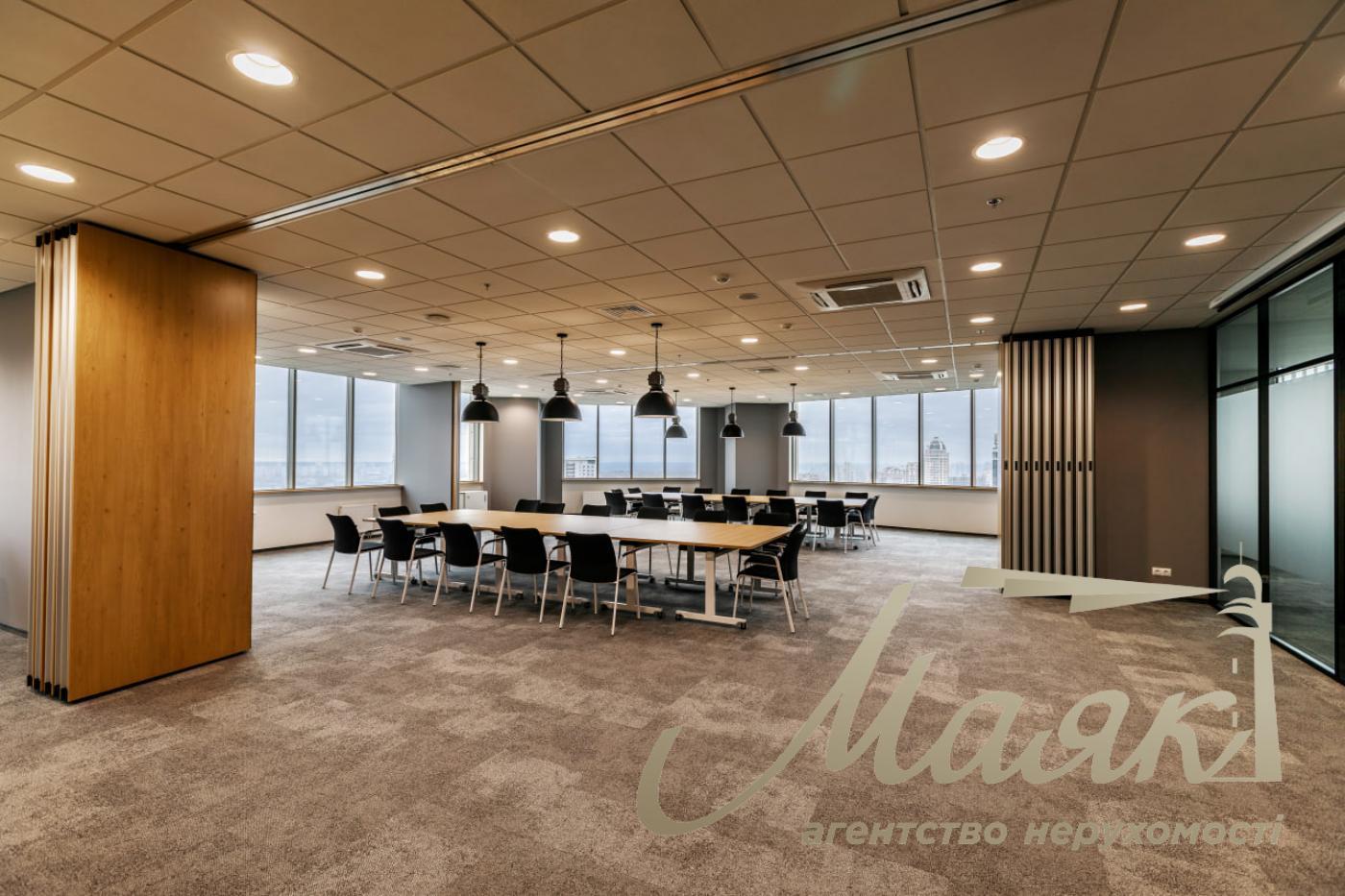 Rent 1194m2 in the Senator Business Center, Pechersky district.