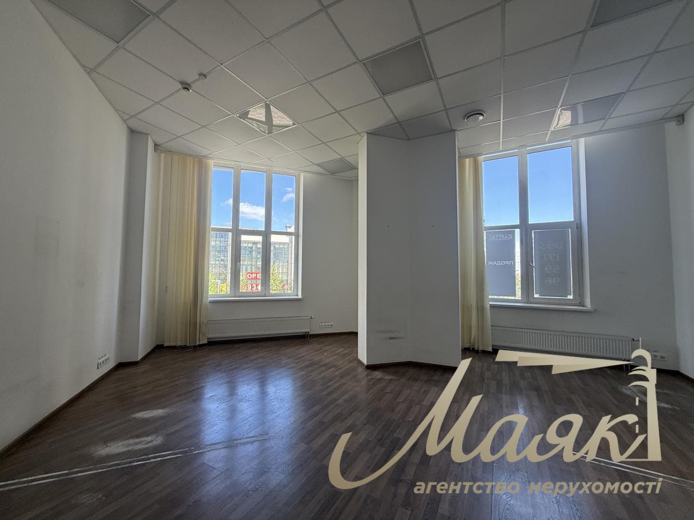 Продаж комерційного приміщення площею 234 м² у ЖК «Новопечерські Липки», вул. Андрія Верхогляда (Михайла Драгомирова), 16