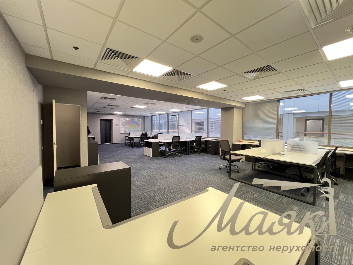 Оренда офісу 77 кв.м в БЦ Леонардо по вул. Богдана Хмельницького 52/17