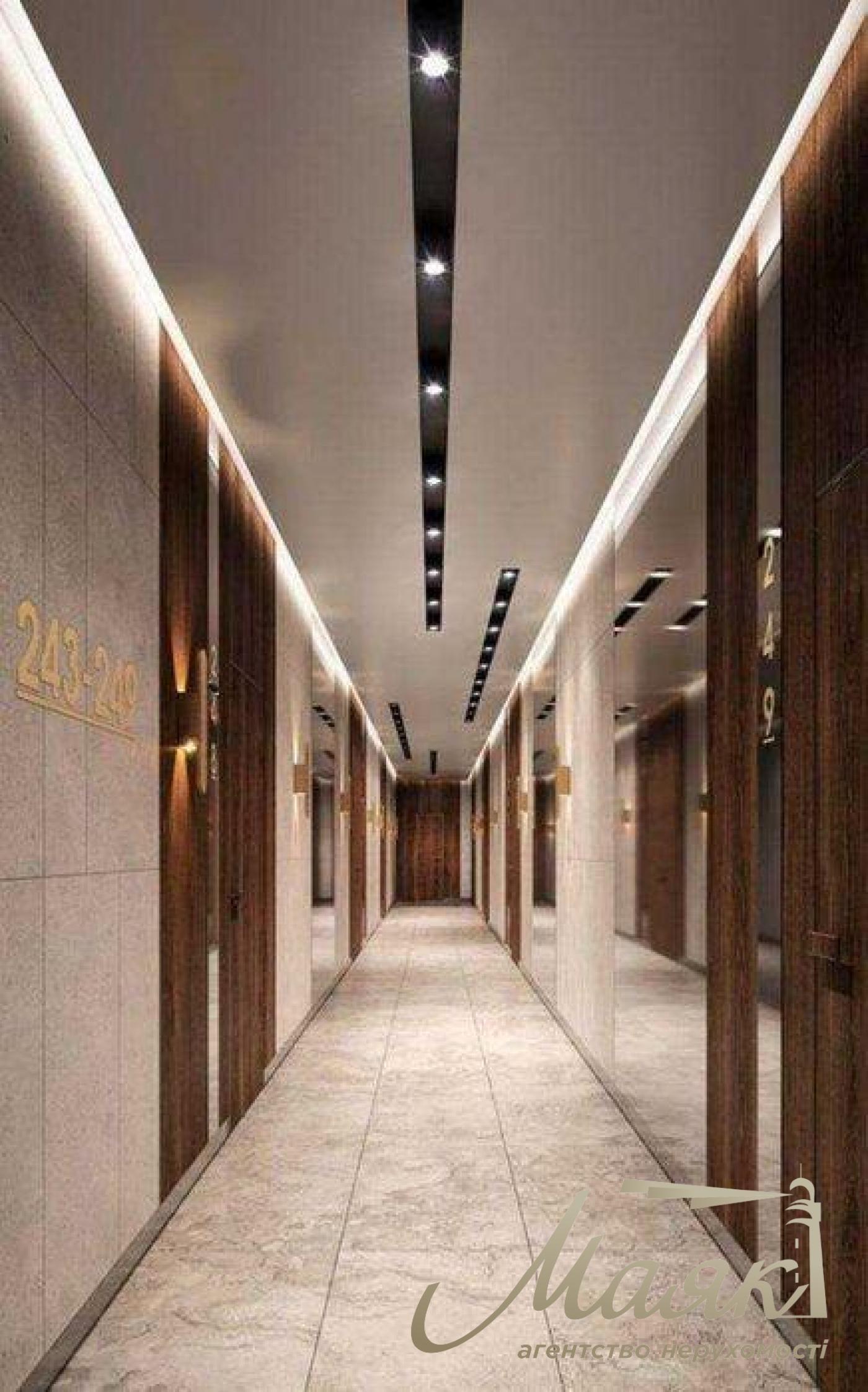 Продаж 3-к квартири в А136 Highlight Tower, Центр