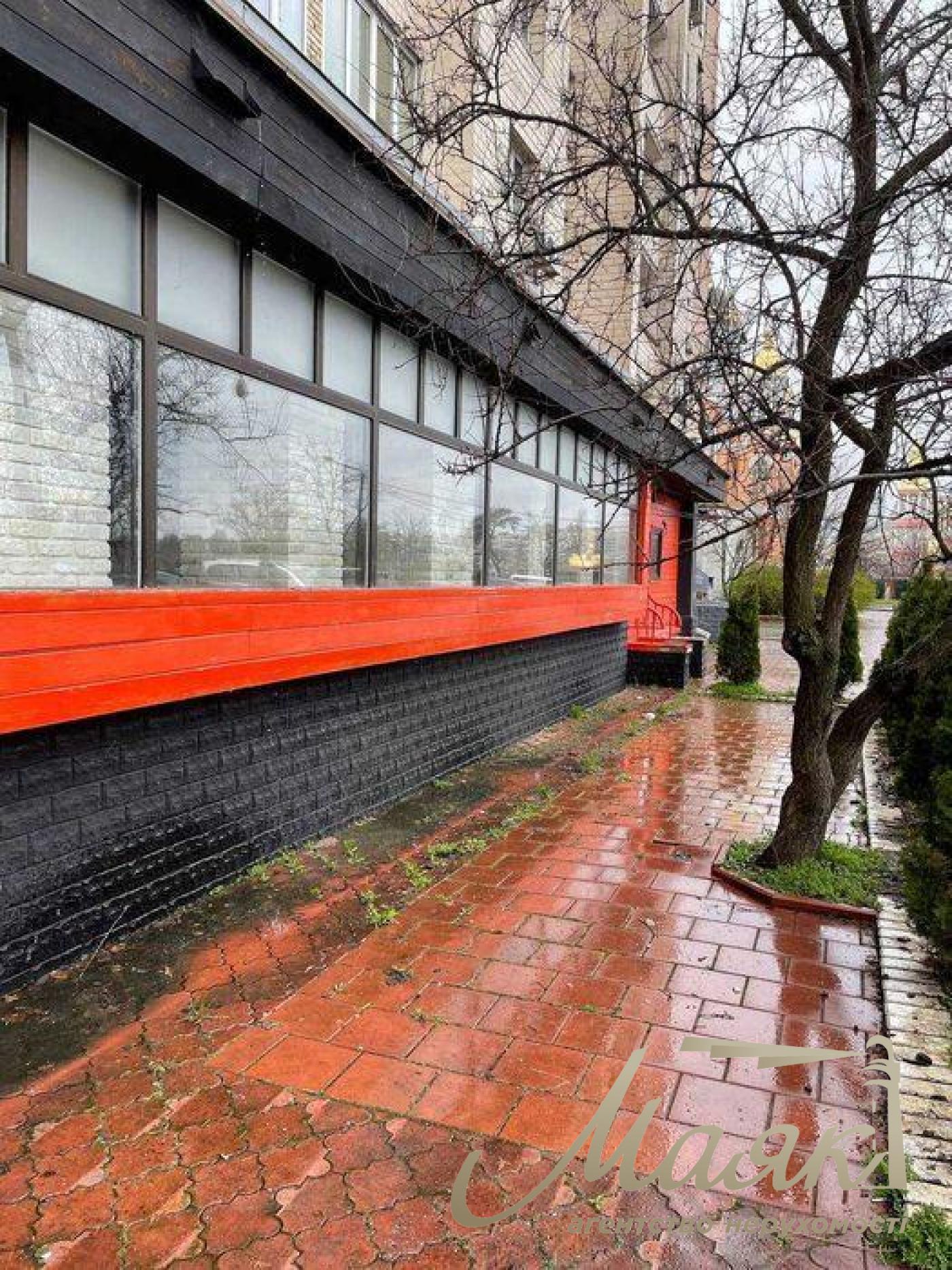 Rent a facade premise 201m2, Heroes of Stalingrada Ave, Obolonskyi r-n.