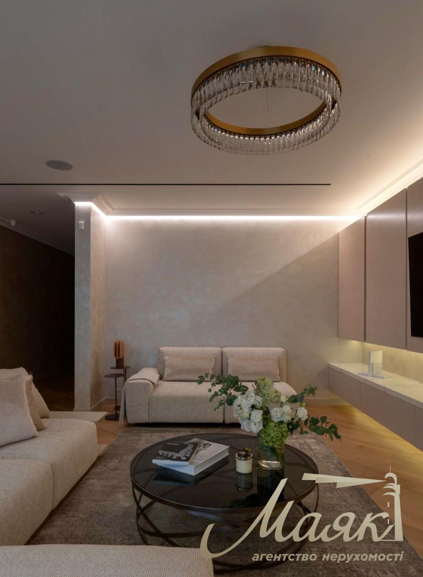 Продаж квартири в ЖК Да Вінчі, вул. Олеся Гончара 35, історичний центр Києва