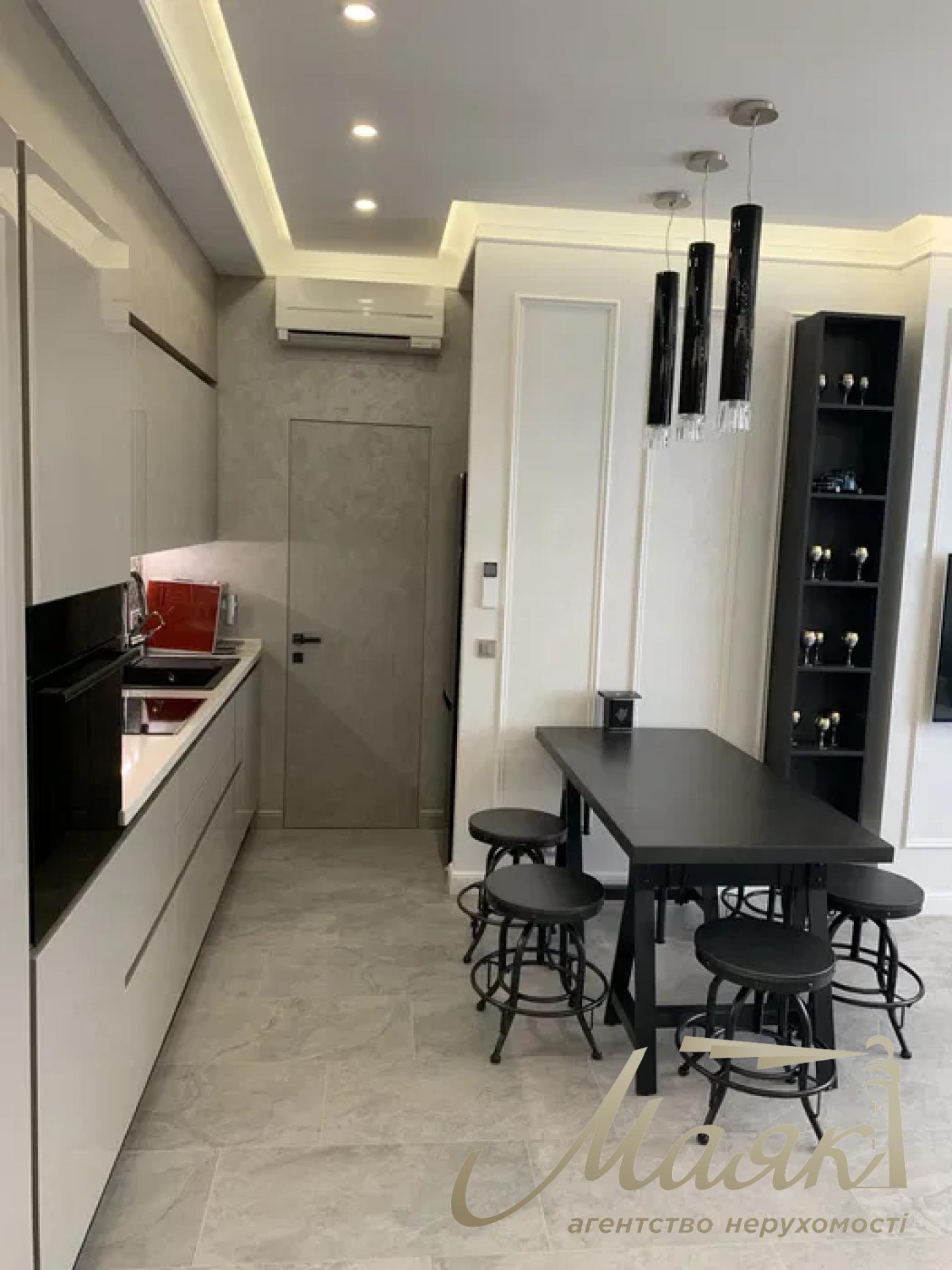 Оренда 3-кімнатної квартири ЖК Royal Tower, вул. Саксаганського