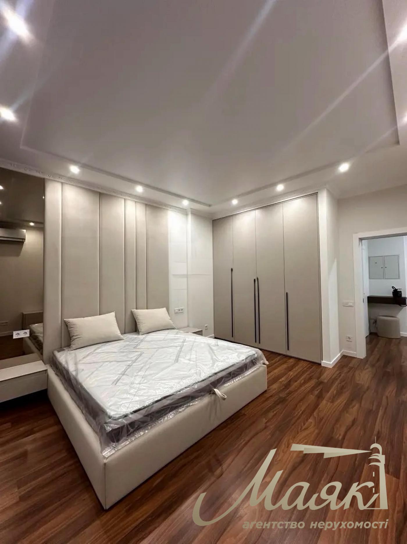 Продажа 3х-комнатной квартиры 86м2 в ЖК «Новопечерские Липки» ул. Андрея Верхогляда ул. (Михайла Драгомирова), 12, Печерский район