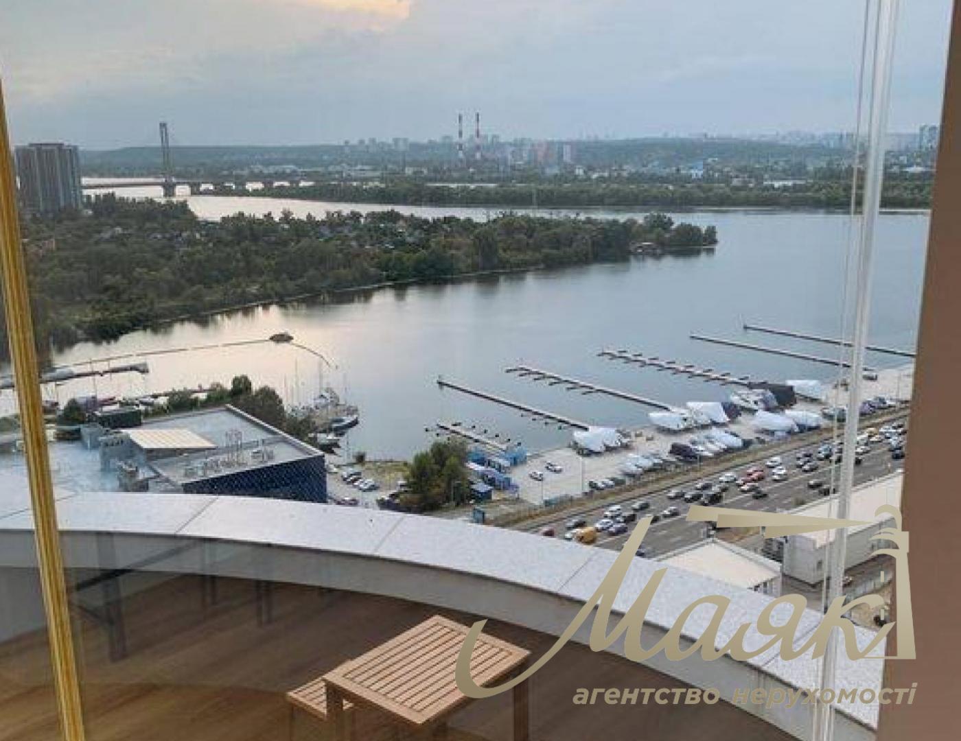 Продаж видової 2-х рівневої квартири з каміном, 115 м2 у Дніпровська набережна