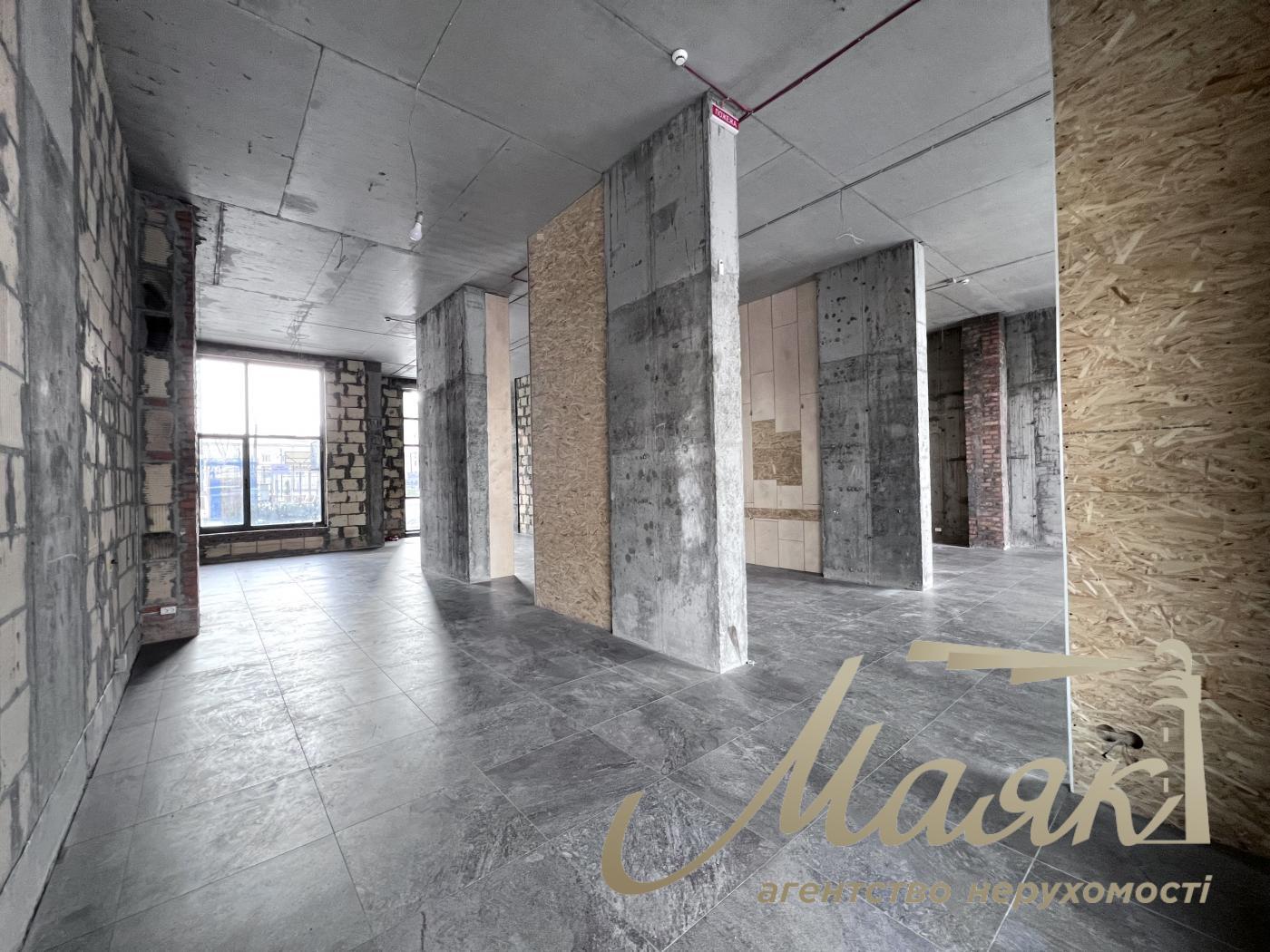 Rent a facade premises of 125 sq.m. on Narodnoe Opolchenie Street in Sky Avenue Residential Complex