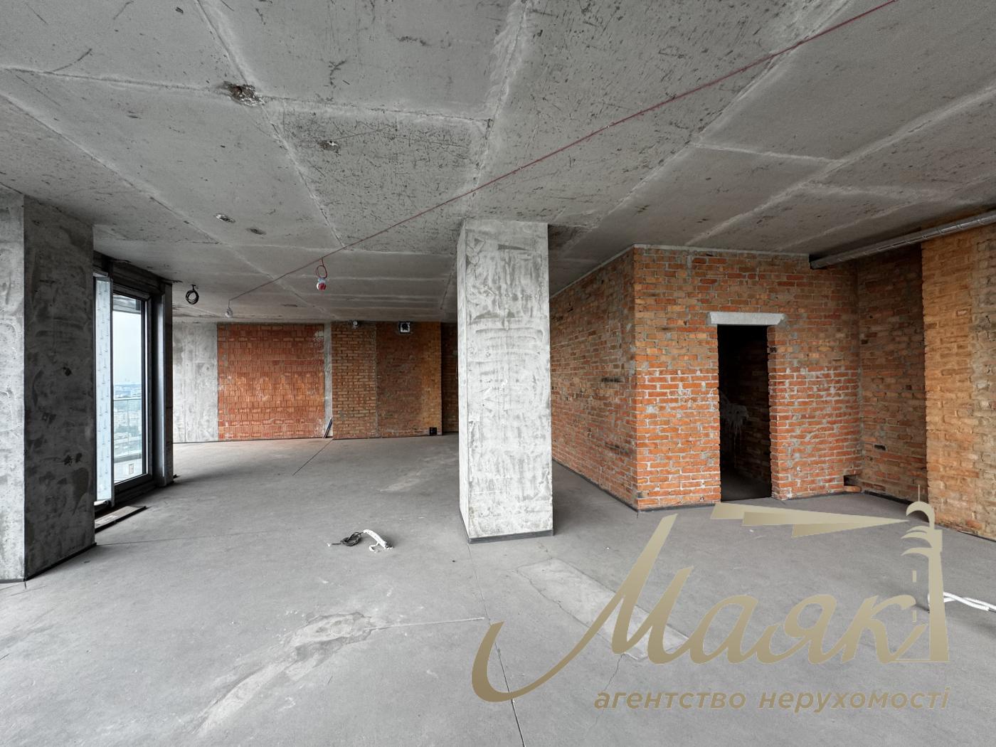 Продажа квартиры без ремонта 240 кв.м. в ЖК Taryan Towers
