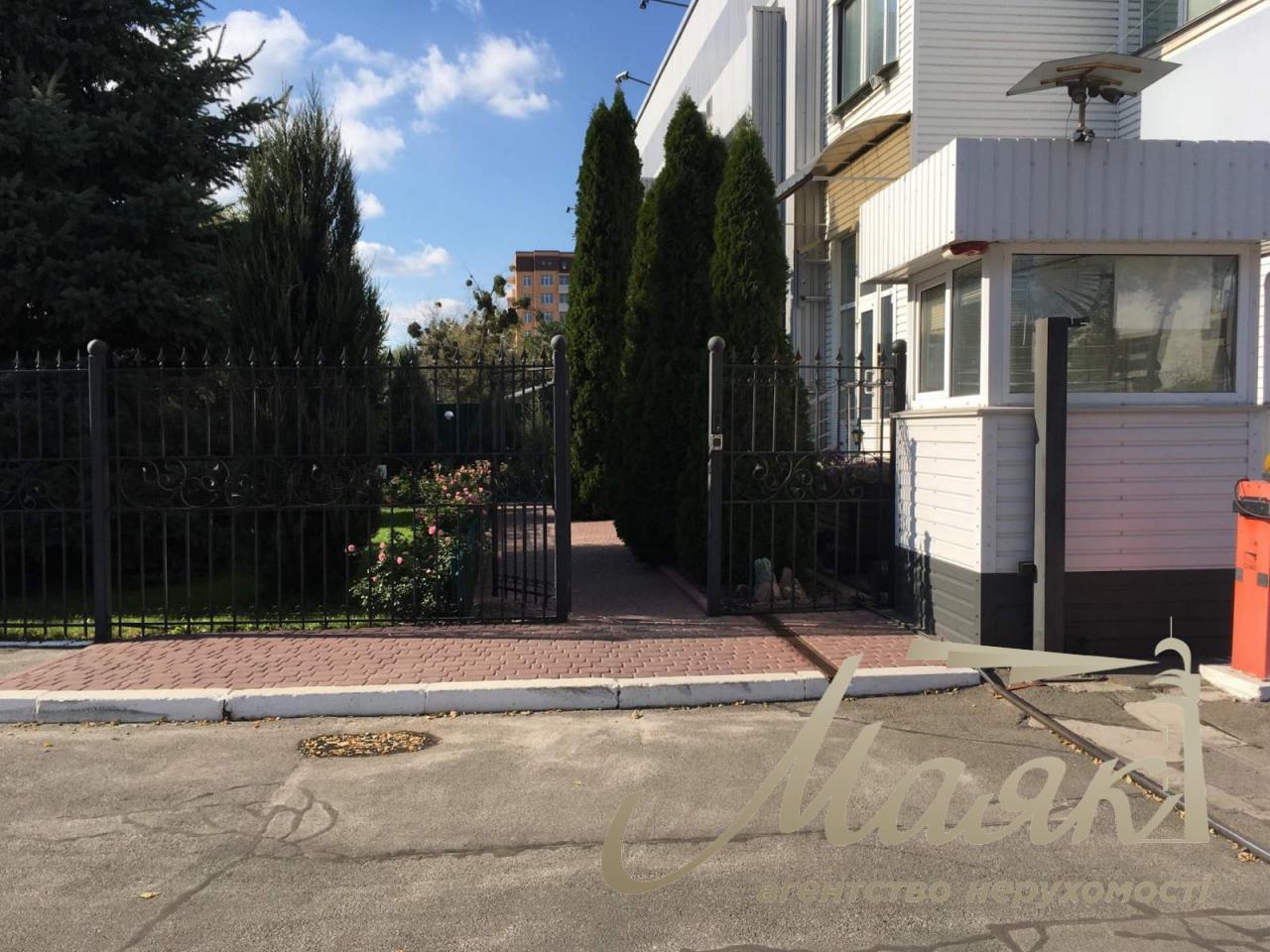 Sale of Office building 2500m. with repairs st. Boryspilska 19b