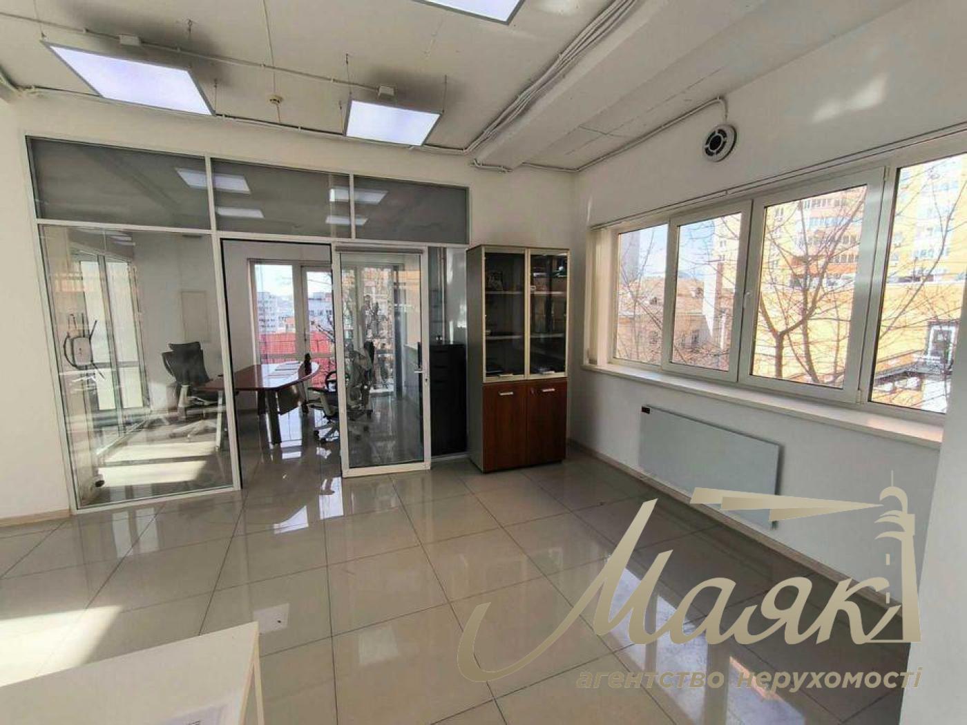 Office for rent 95 sq.m. Pechersk, Center