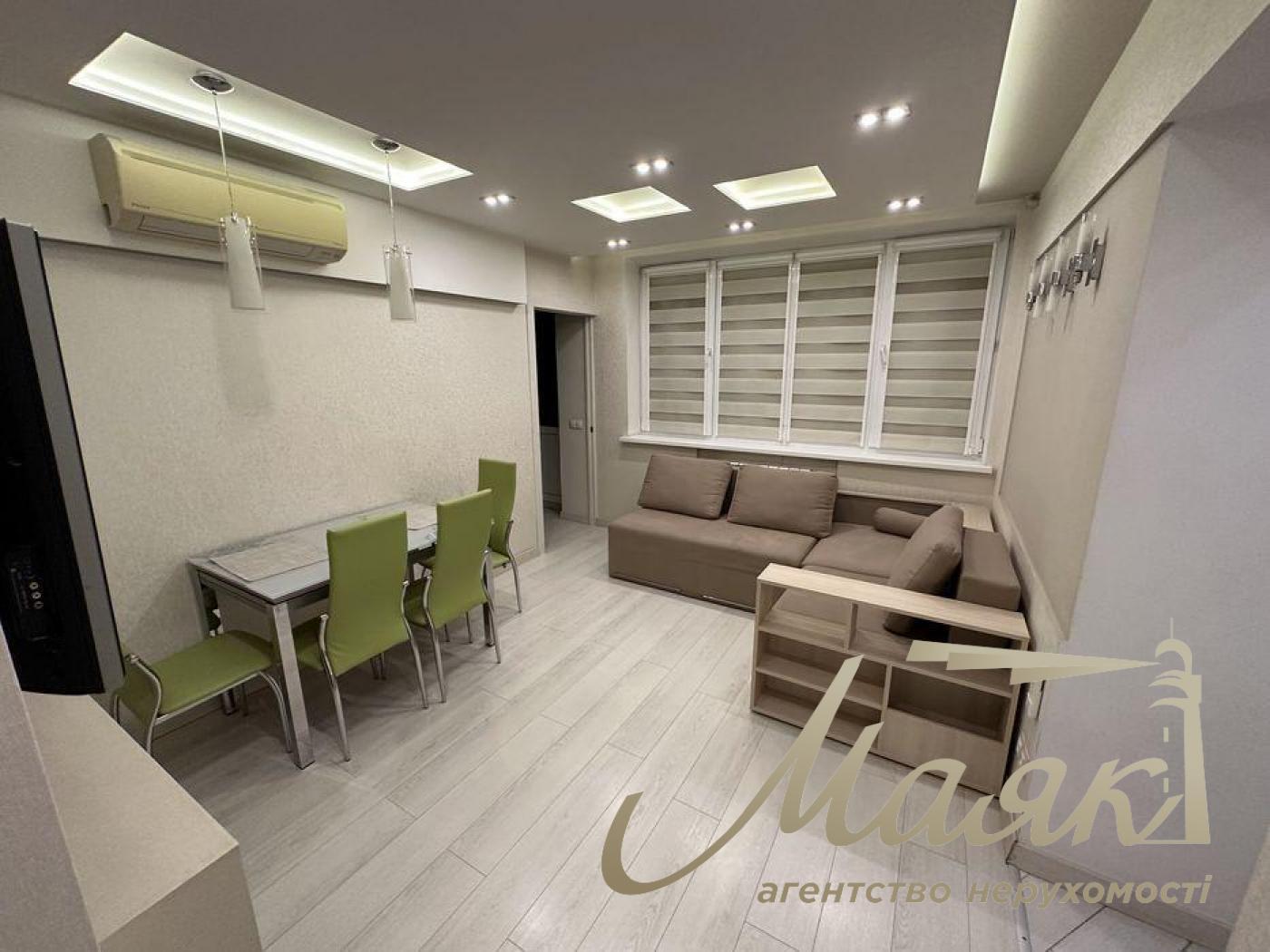 Оренда 4-кімнатної квартири, 77м2, стм. Університет, Центр, Київ