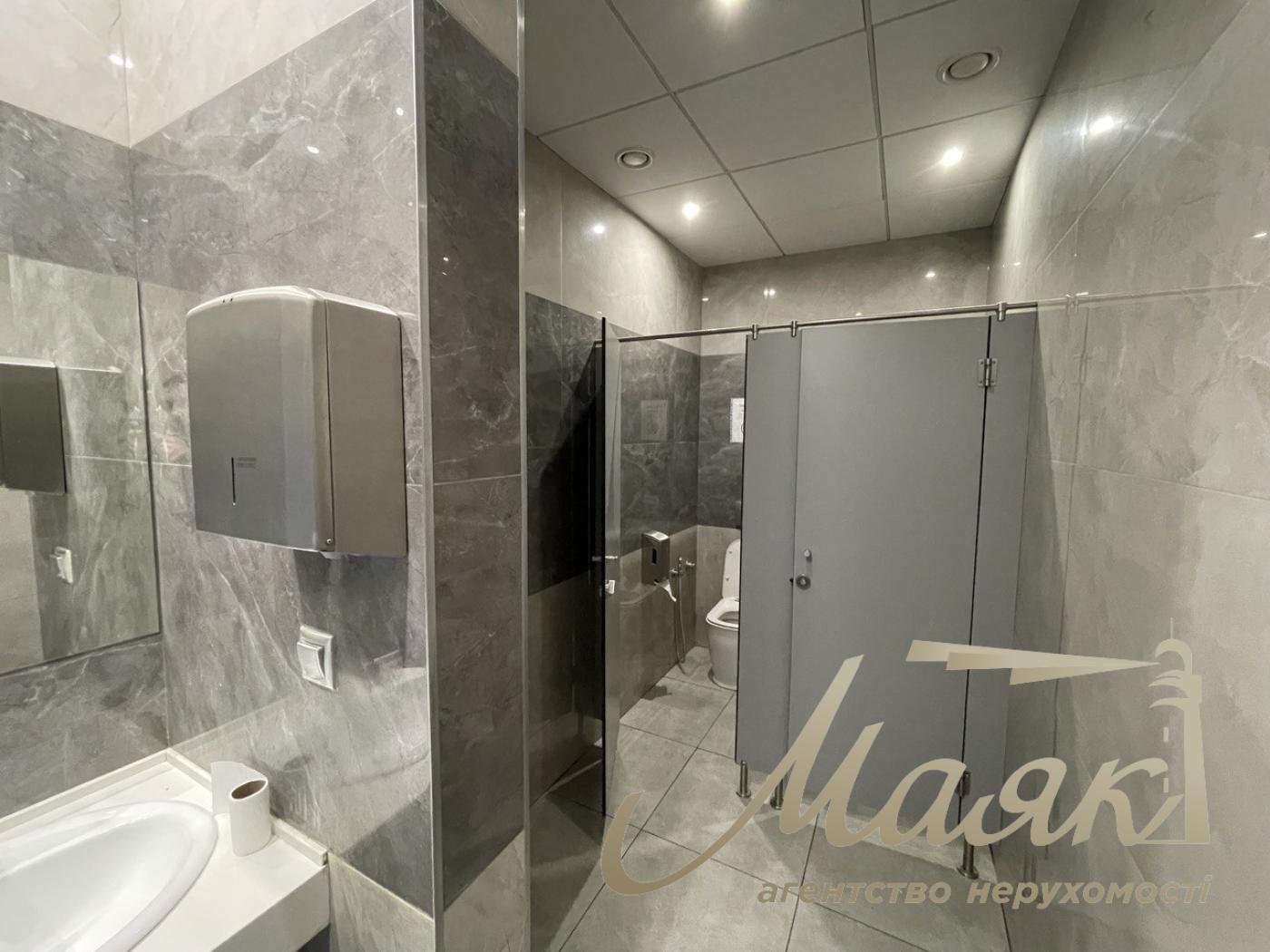 Оренда офісного приміщення 450м2 в бізнес центрі, Солом'янка