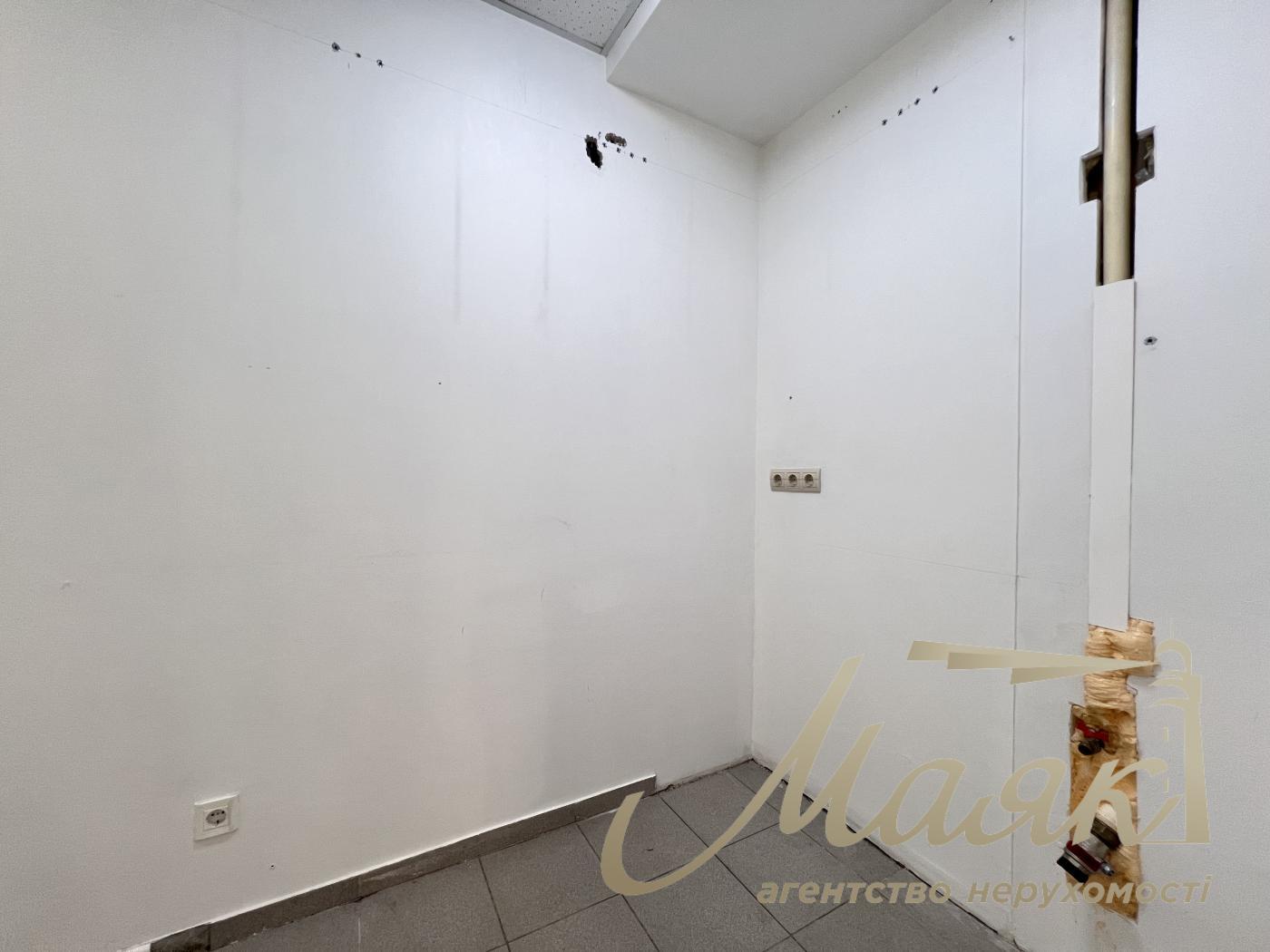 Оренда офісу 77 кв.м в БЦ Леонардо по вул. Богдана Хмельницького 52/17