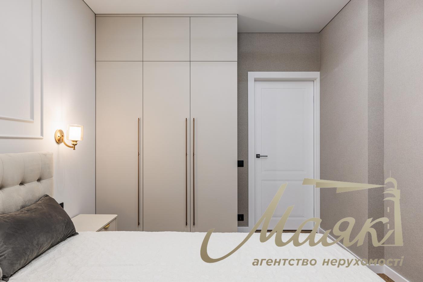 Продажа 1-комнатной квартиры с ремонтом ЖК Варшавский 3, Виноградарь, Киев