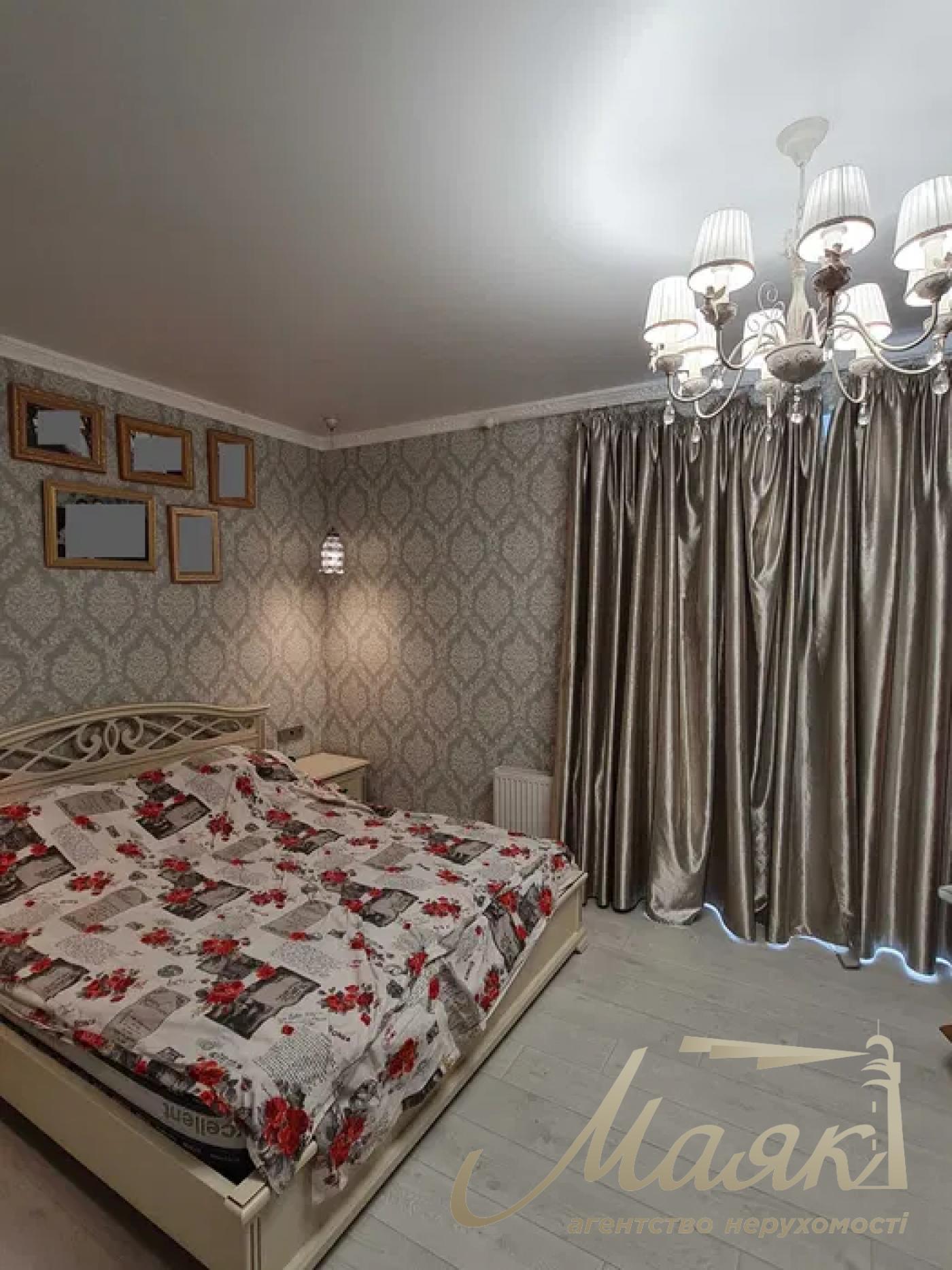 Sale of 3-storey house 240 sq.m. Obolon. Kyiv.