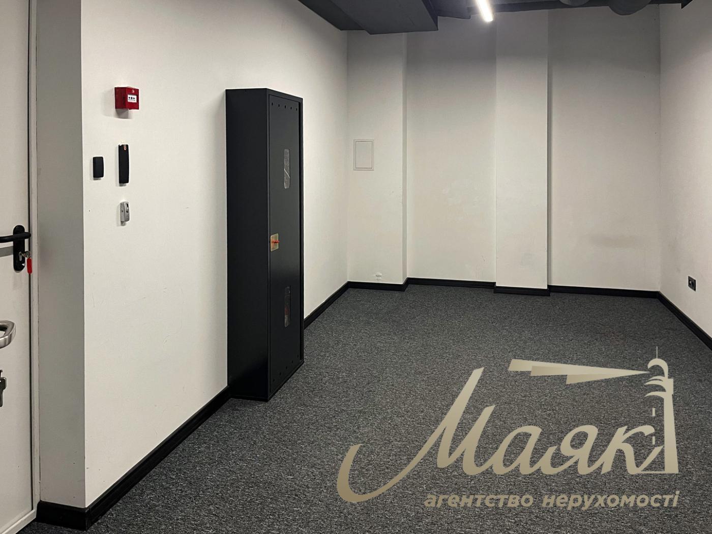 Аренда офисного помещения 561м2 в БЦ по ул.Саксаганского