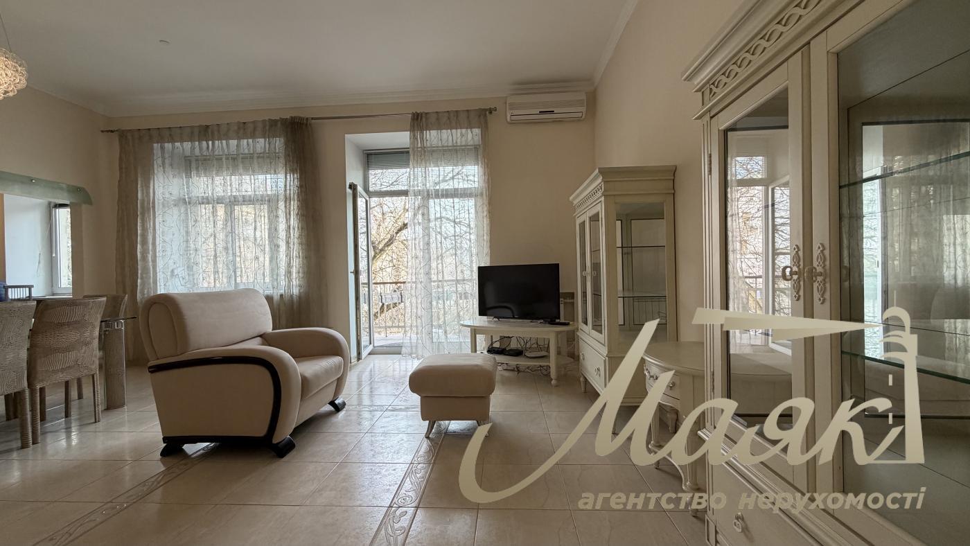 For sale 3-room apartment 98m2, str. Yaroslavov Val, 19, Shevchenkovsky district, Near Golden Gate, Sofia Square, Andreevsky Descent.