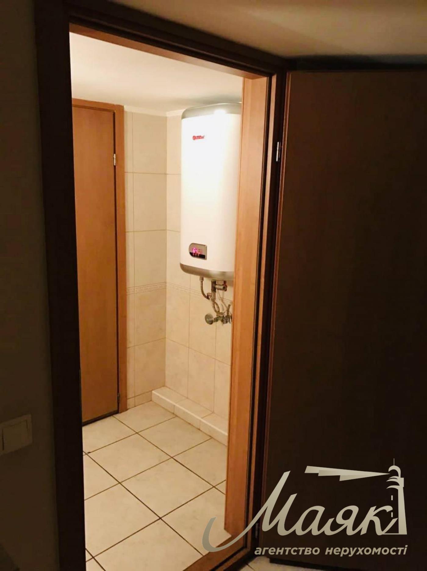 Аренда офиса 258м2 в центре Киева, ул. Антоновича.