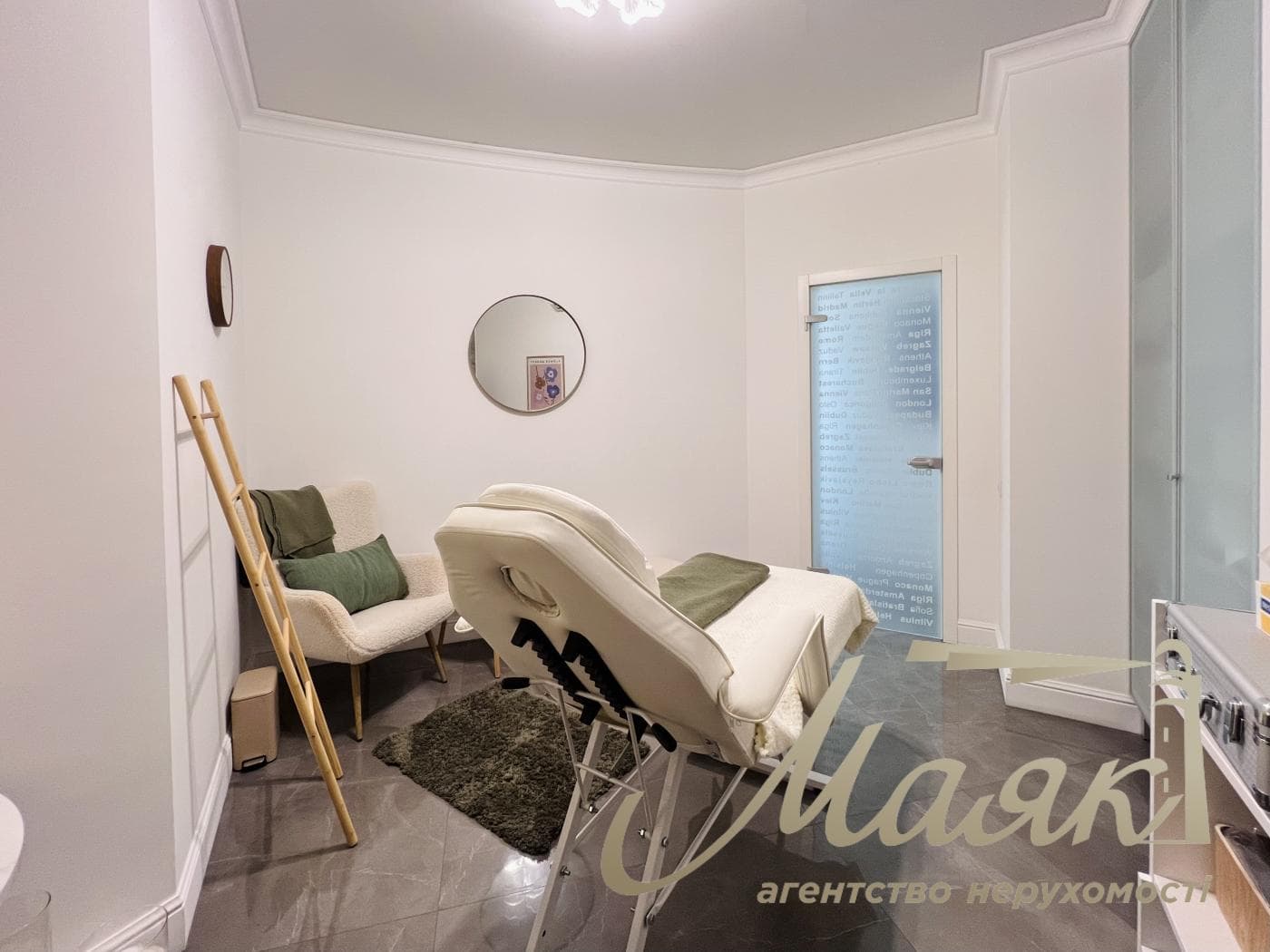 Продаж багатофункціонального комерційного приміщення 80 м², ЖК "Бульвар Фонтанів" ул. Патріса Лумумби, 6/1, Печерський район, Центр Києва.