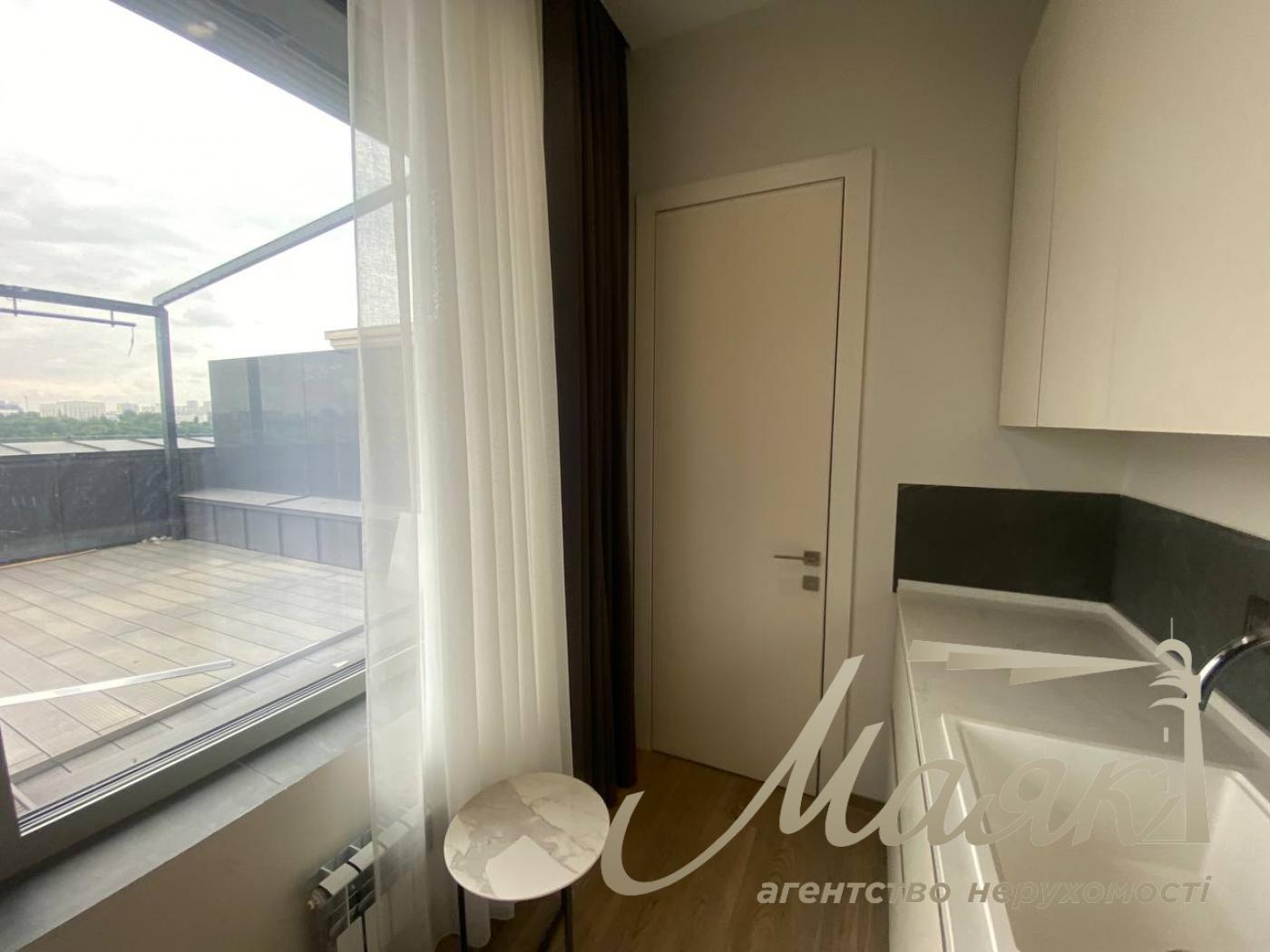 Rent of a three-story penthouse in the Atlantic residential complex at 118 Antonovich Street