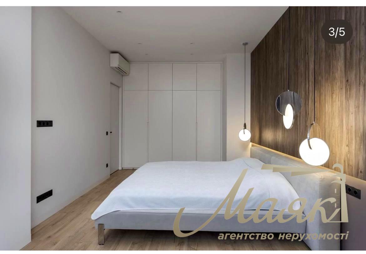 For sale 3-bedroom apartment in LCD "Novopecherskie Lipki", Verkhoglyada street (Dragomirov)