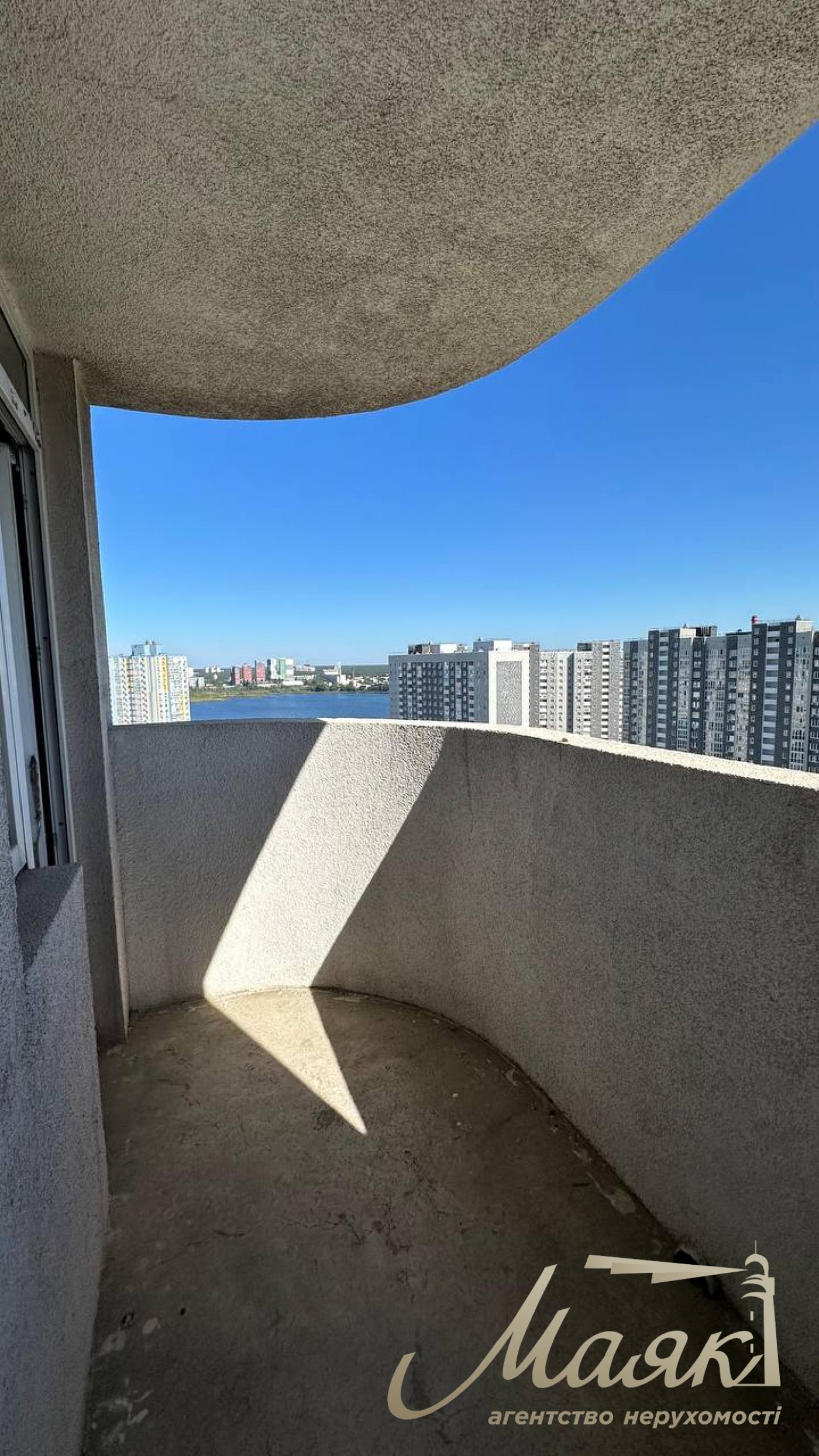 Продаж 3-кімнатної квартири вул.Соломії Крушельницької 15-Б, Позняки, Харківська