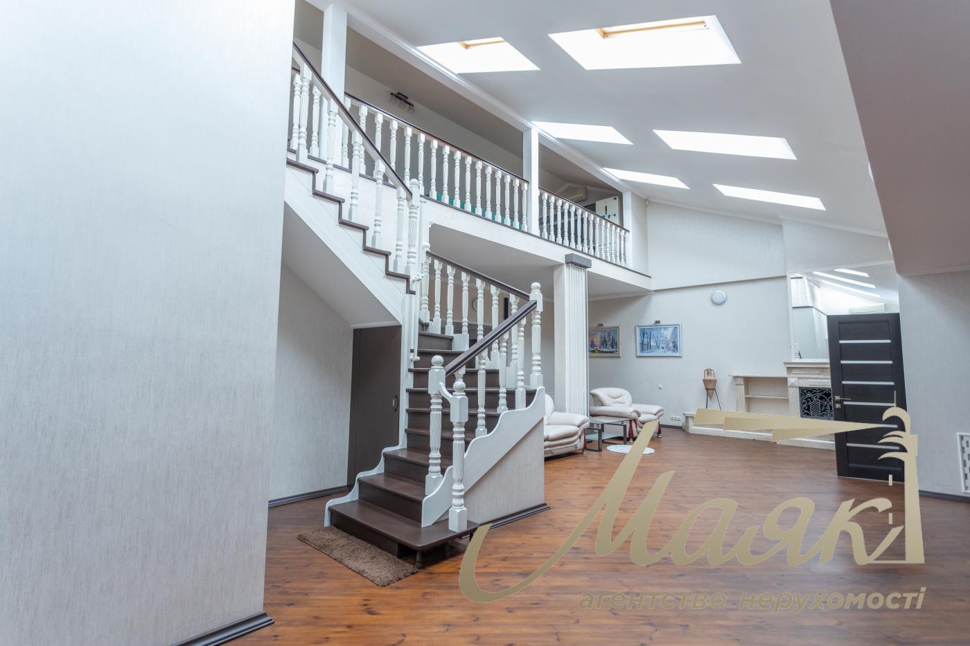 Продажа видового трехуровнего пентхауса 555м2, Ковпака 17, Нижний Печерск, метро Лыбедская