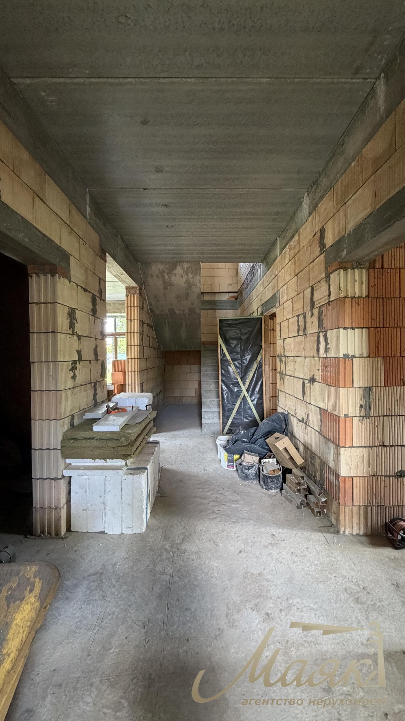 Продаж сучасного 2х-поверхового будинку 200 м² + тераса 30м2 у с. Віта поштова, Київська область, Ліс, Асфальтований під'їзд, Теремки, Одеський напрямок.