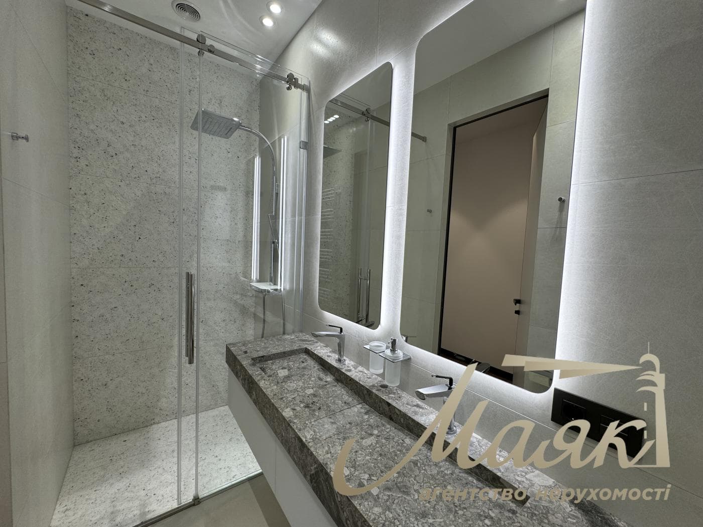 Продажа 3к квартиры 150м2 в ЖК Новопечерские липки, Драгомирова 17, Печерск, Киев