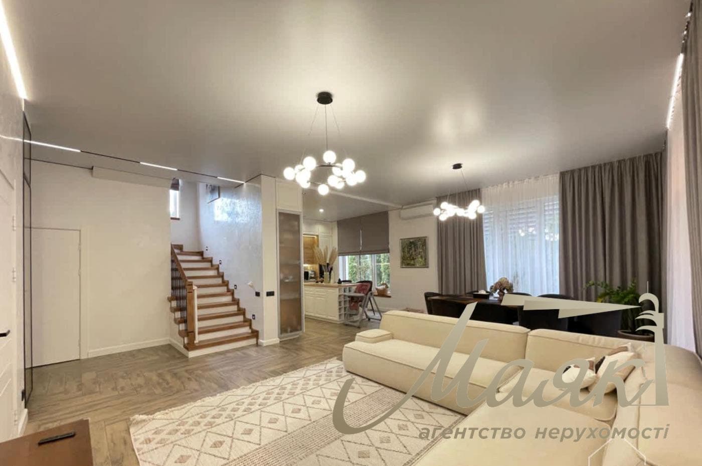 Продаж 2-х поверхового будинку 210м2, КМ Нова Ходосівка