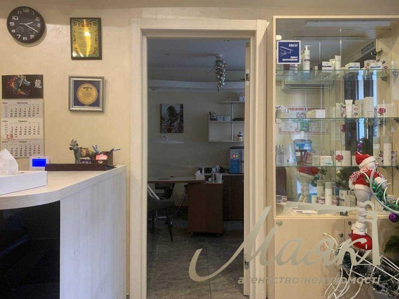 Аренда коммерческого помещения 180 м.кв, Соломенский р-н