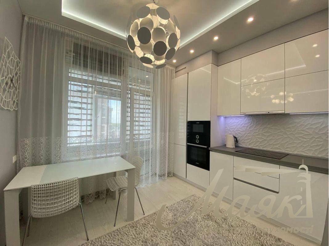 Аренда современных апартаментов 50 м² в ЖК «Новопечерские Липки» ул. Андрея Верхогляда (бывш. Драгомирова), 15. Печерский район.